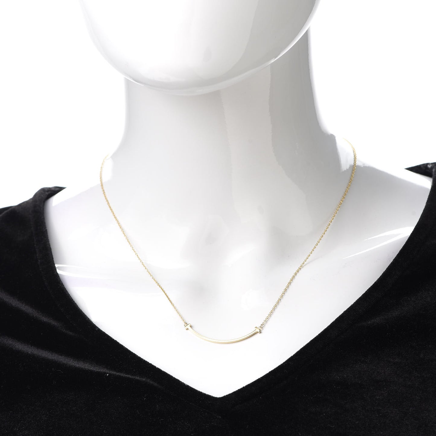 18K Yellow Gold Small T Smile Pendant Necklace