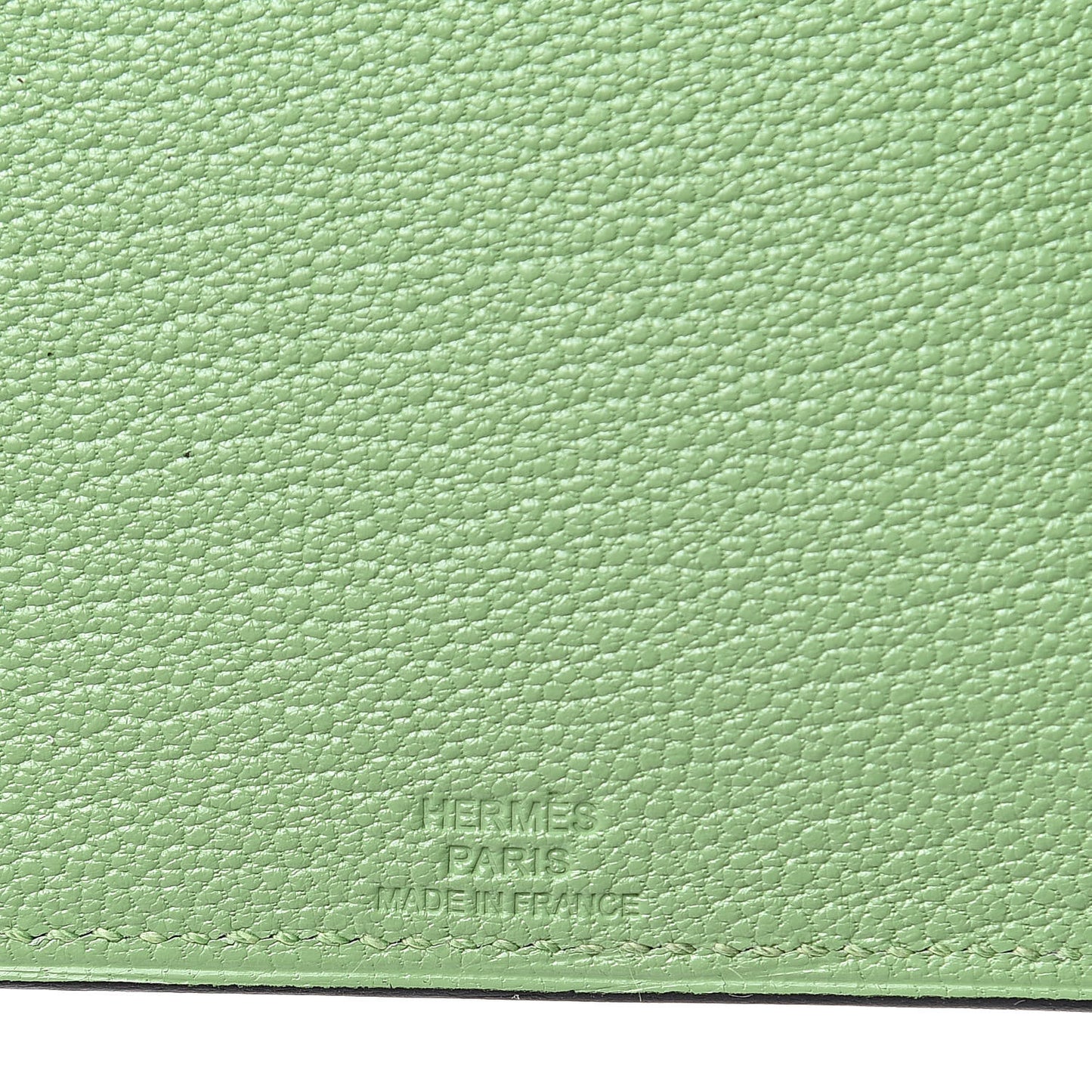 Chevre Mysore Tarmac Dot PM Passport Holder Vert Criquet Bleu Brume