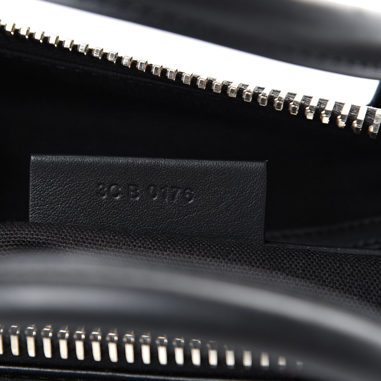 Calfskin Small Antigona Black