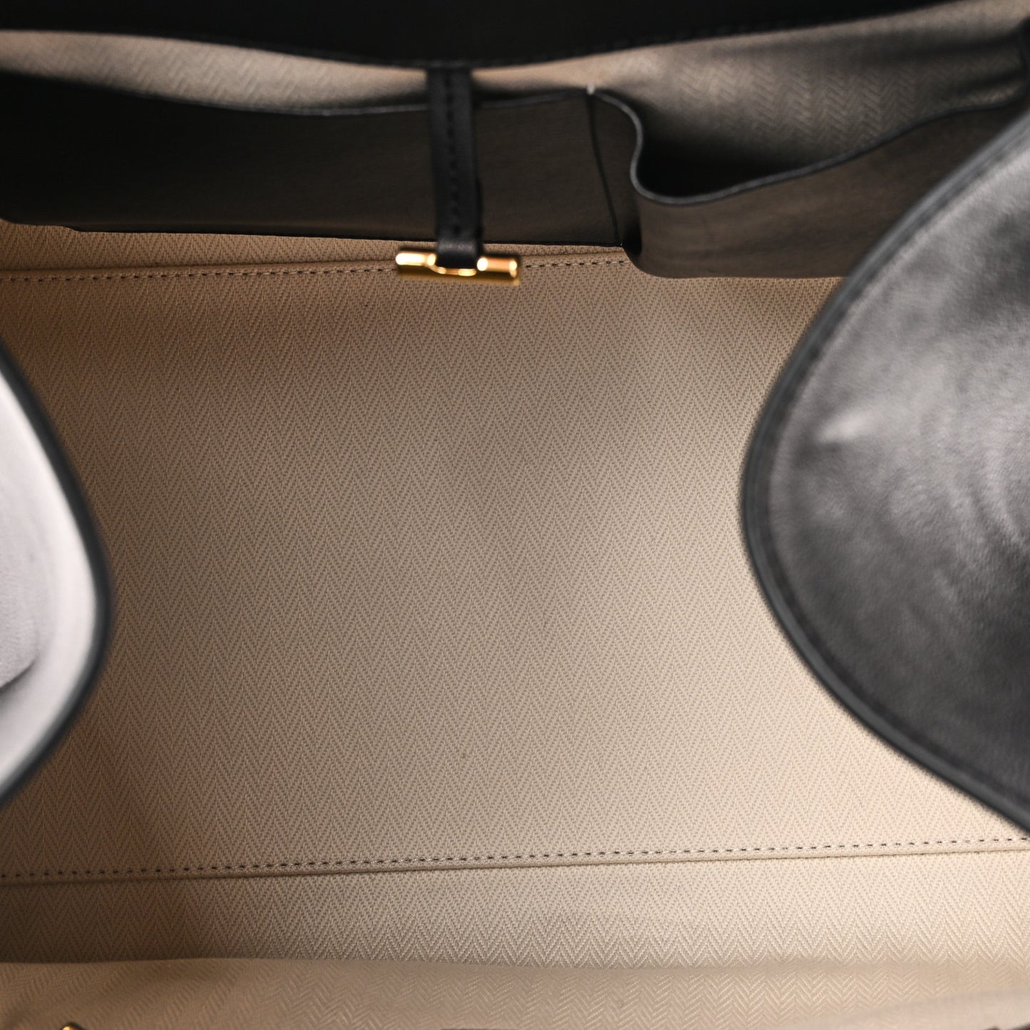 Polished Saddle Calfskin Soft Margaux 15 Black