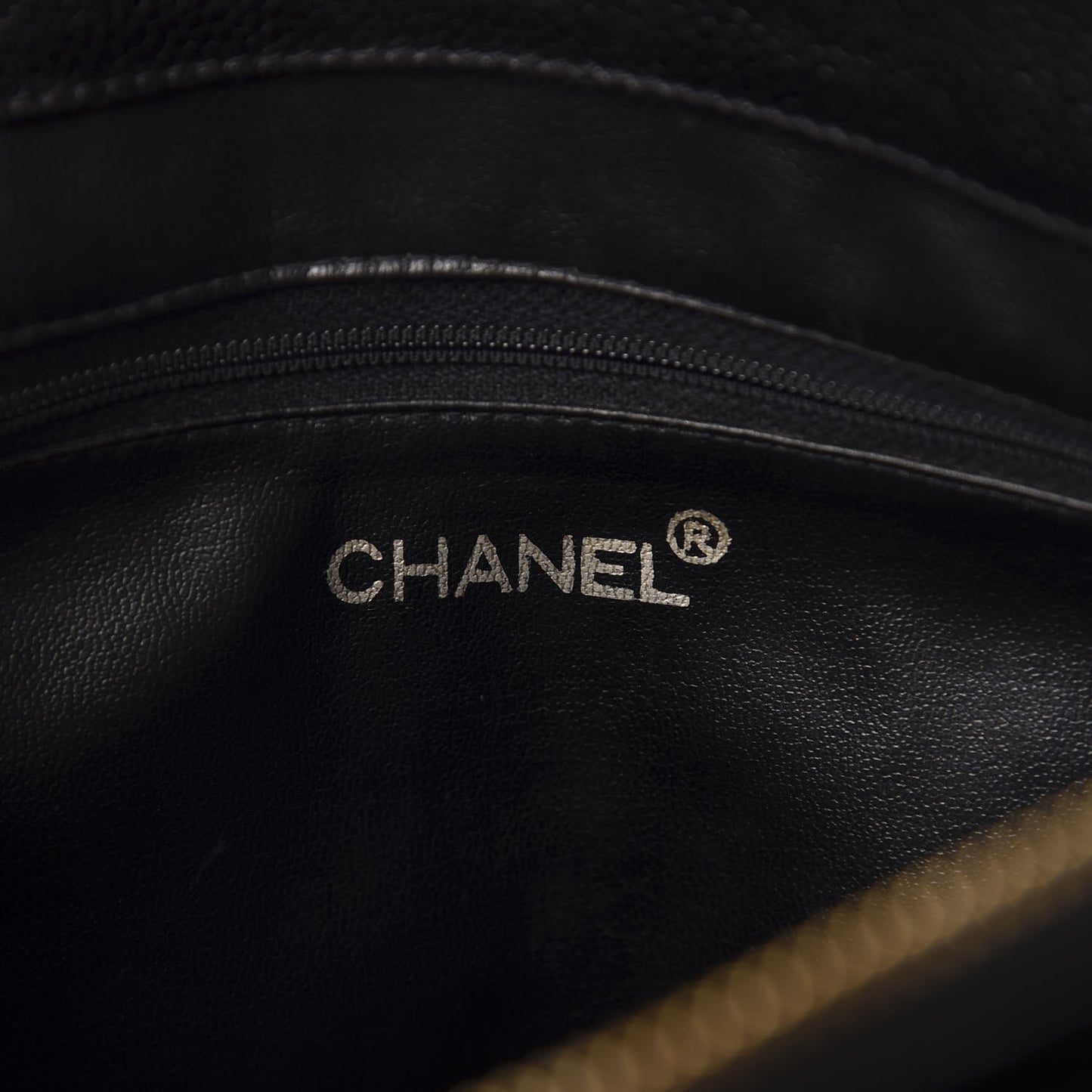 Caviar CC Shoulder Bag Black