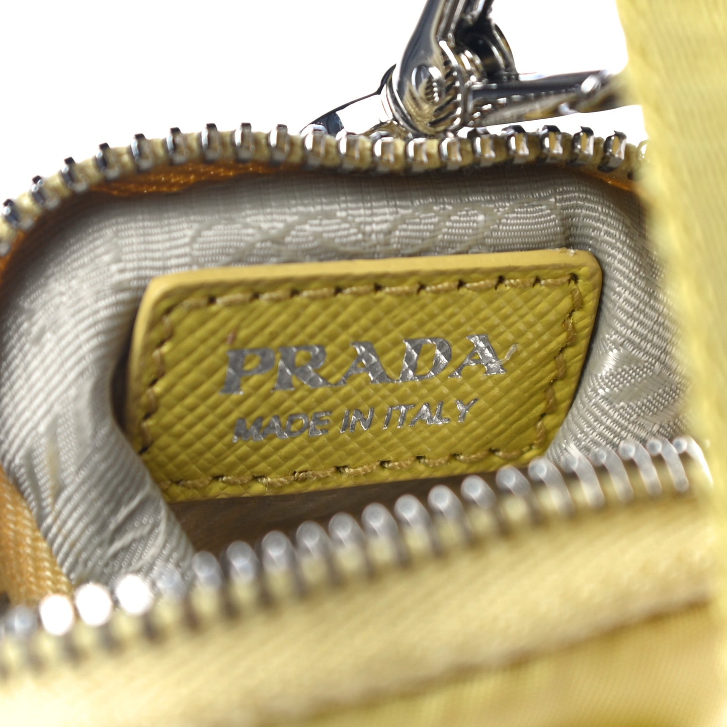 Nylon Saffiano Re-Edition 2005 Shoulder Bag Ananas