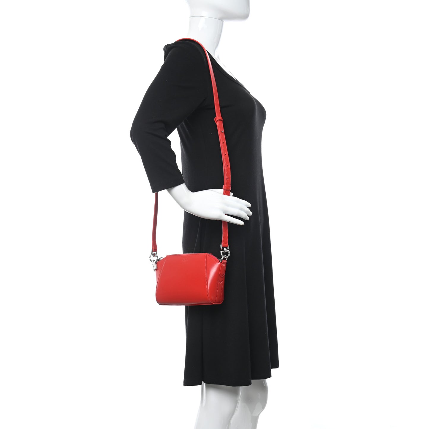 Smooth Calfskin Nano Antigona Red