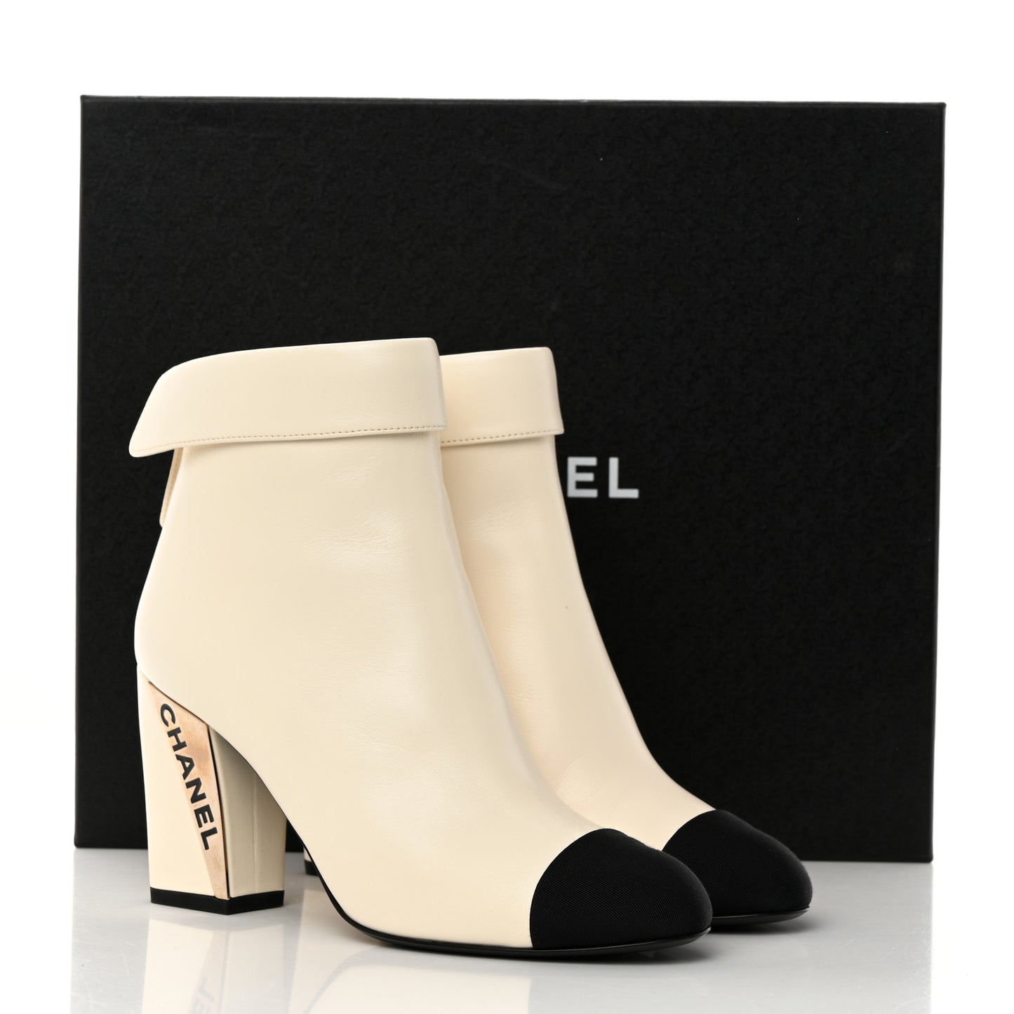 Lambskin Grosgrain Triangle & Collar 90 Ankle Boots 36 Ivory Black