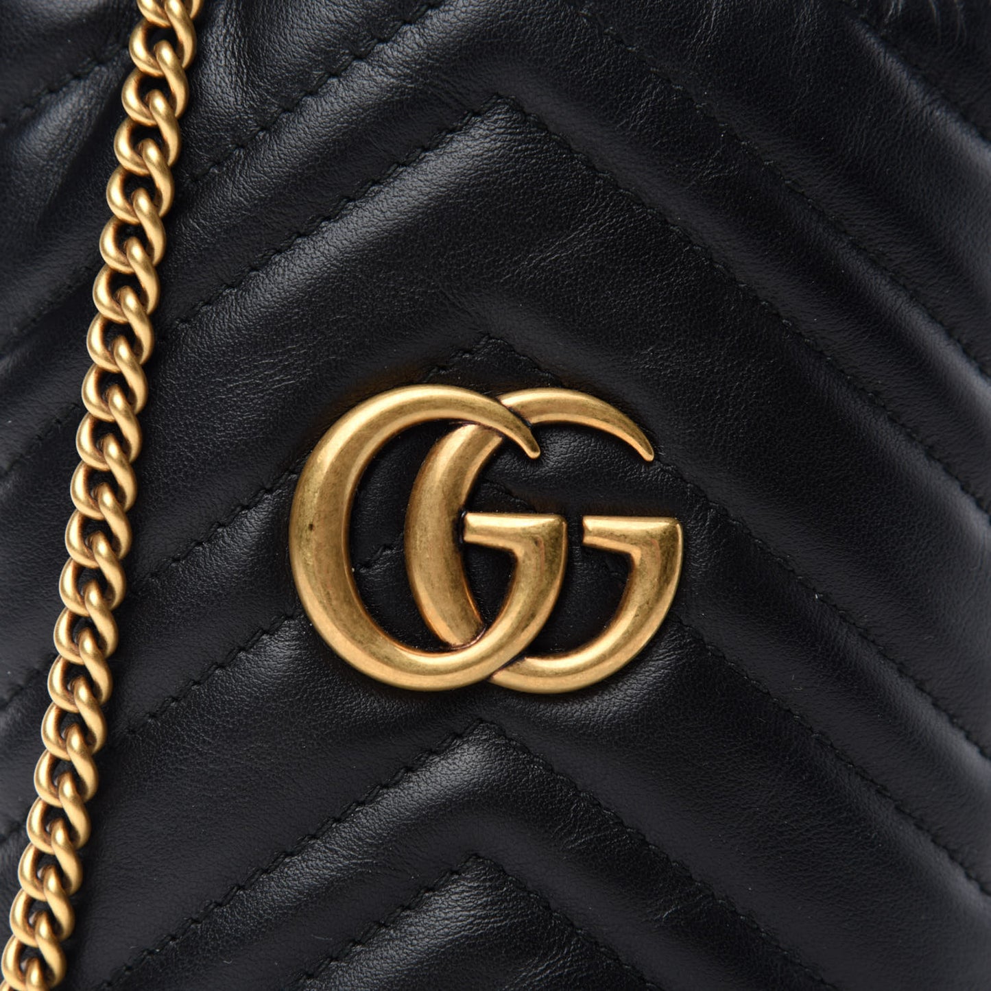 Calfskin Matelasse Mini GG Marmont 2.0 Bucket Bag Black