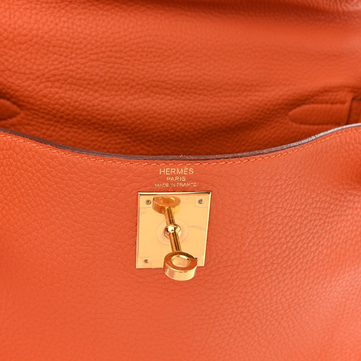 Togo Kelly Retourne 28 Orange