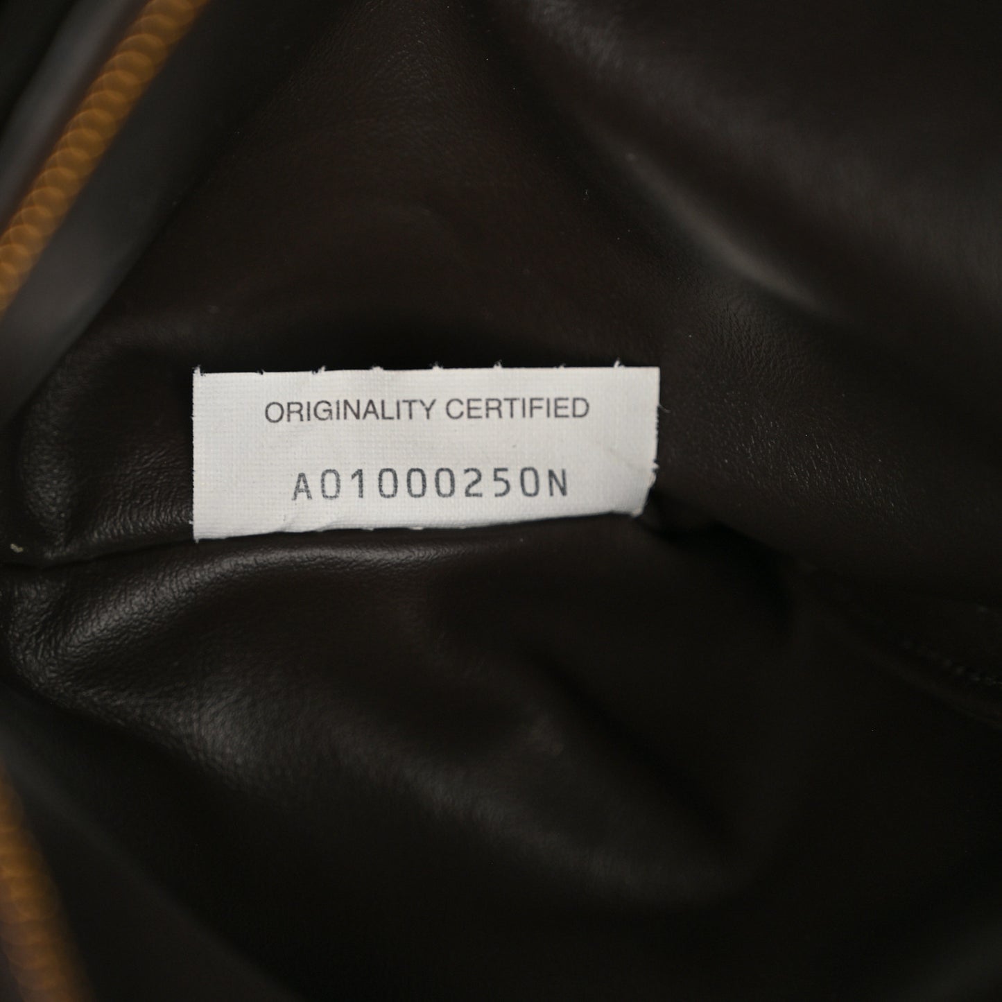 Calfskin Intrecciato Small Hop Fondant