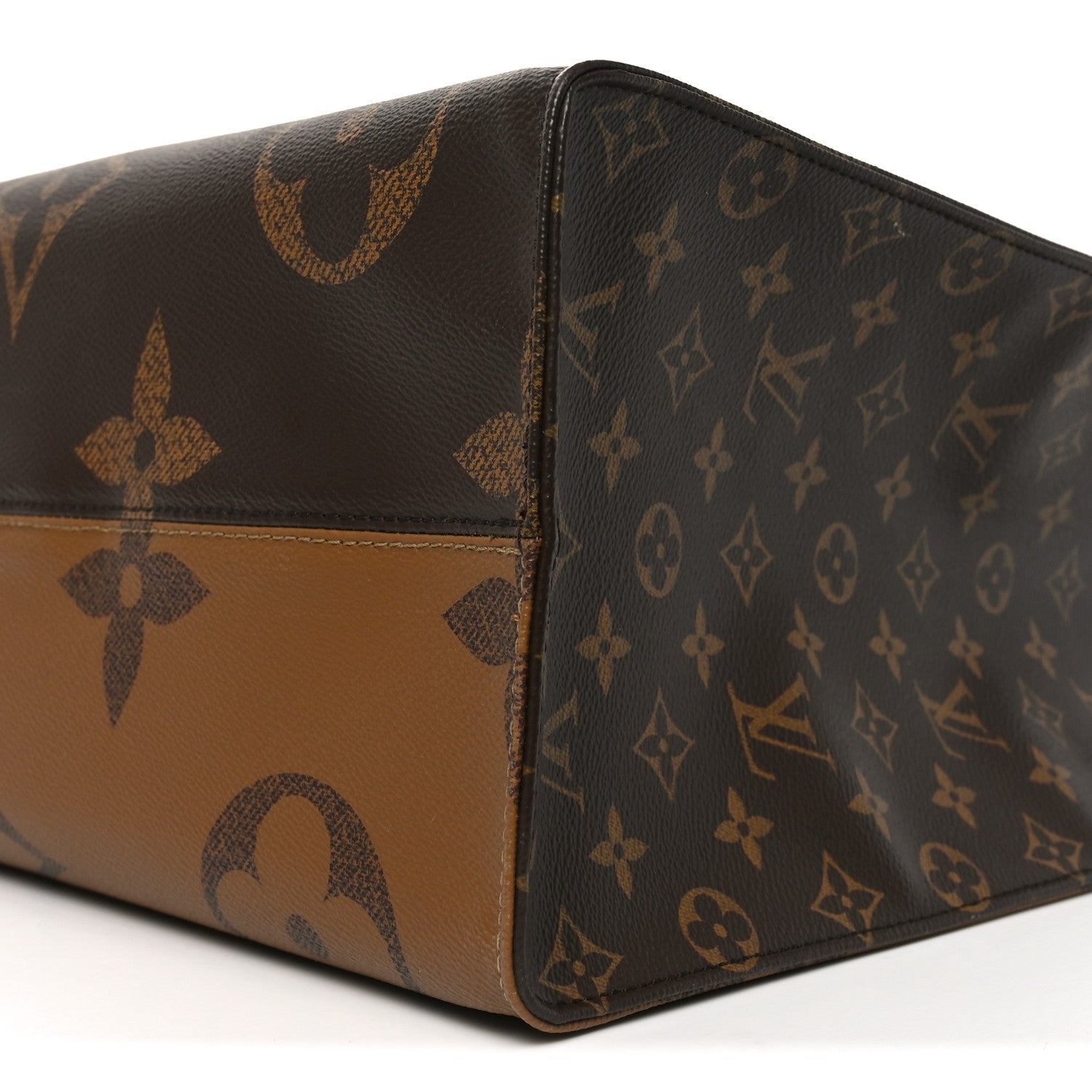 Louis Vuitton Reverse Monogram Giant Onthego GM GM 9 of 9