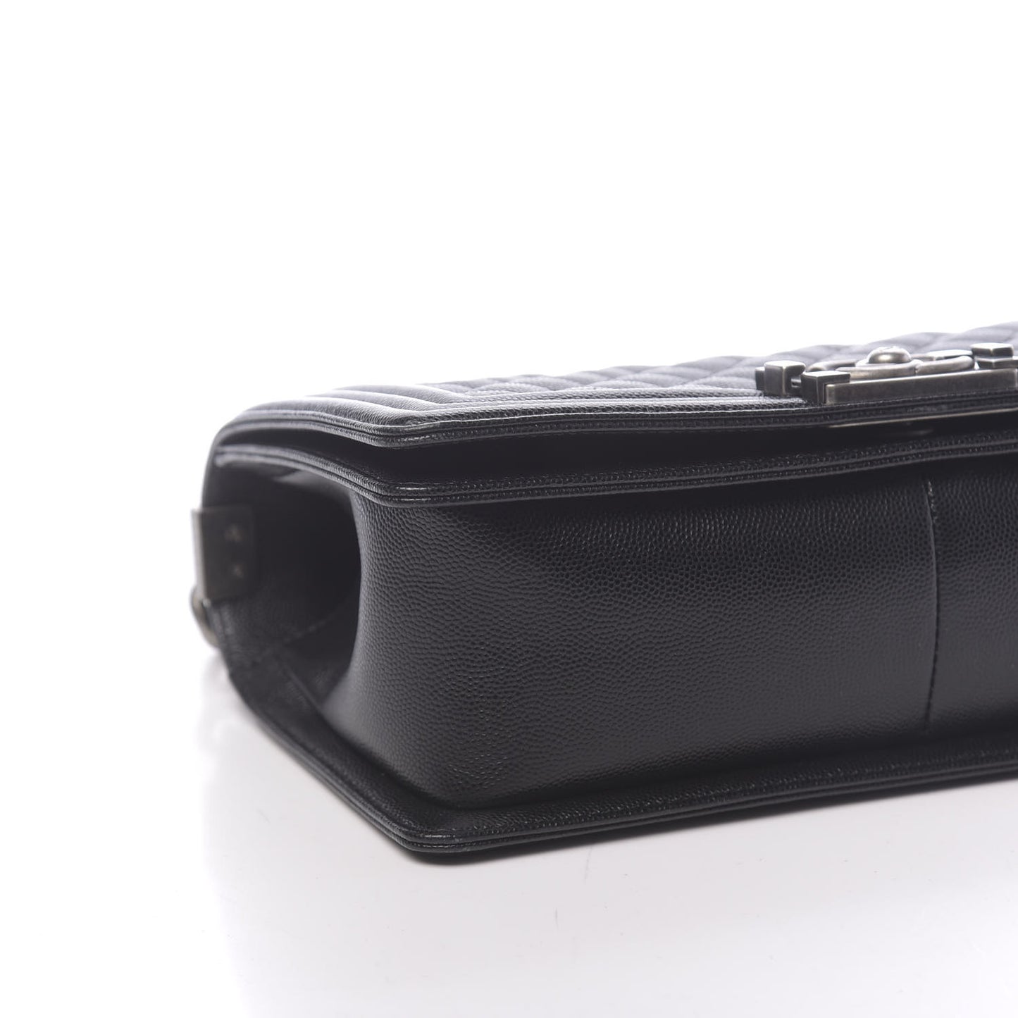 Caviar Quilted Medium Boy Flap Black