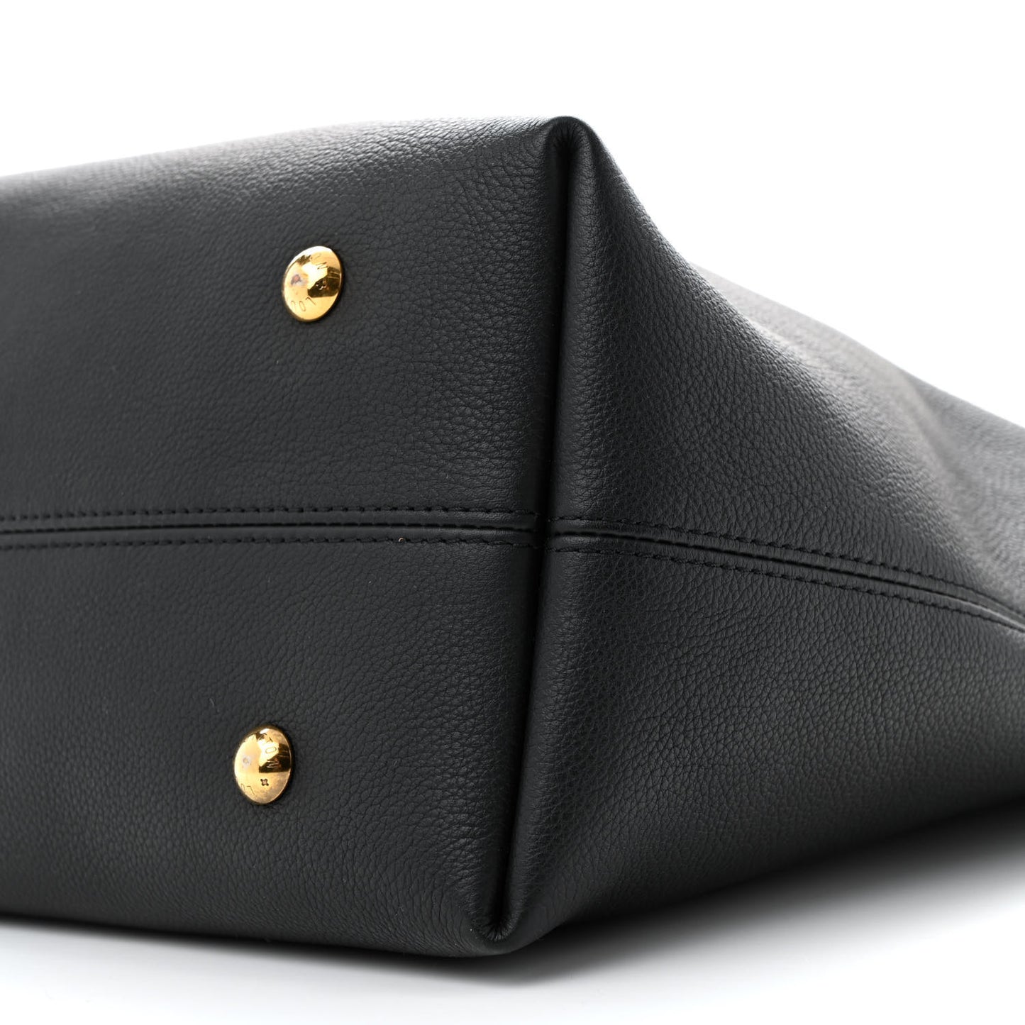 Grained Calfskin Low Key Hobo MM Black