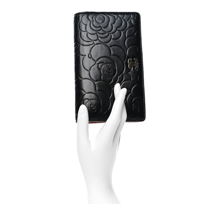 Chanel Lambskin Camellia Embossed Yen Wallet Black 2 of 10