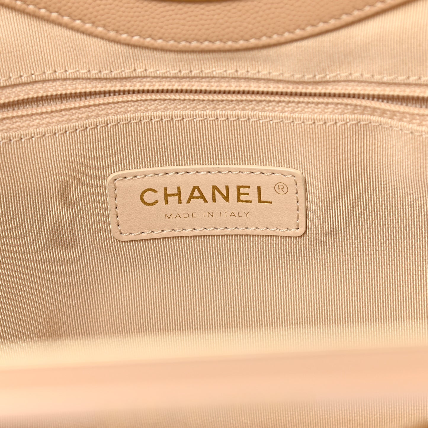 Caviar A Real Catch Clutch Beige