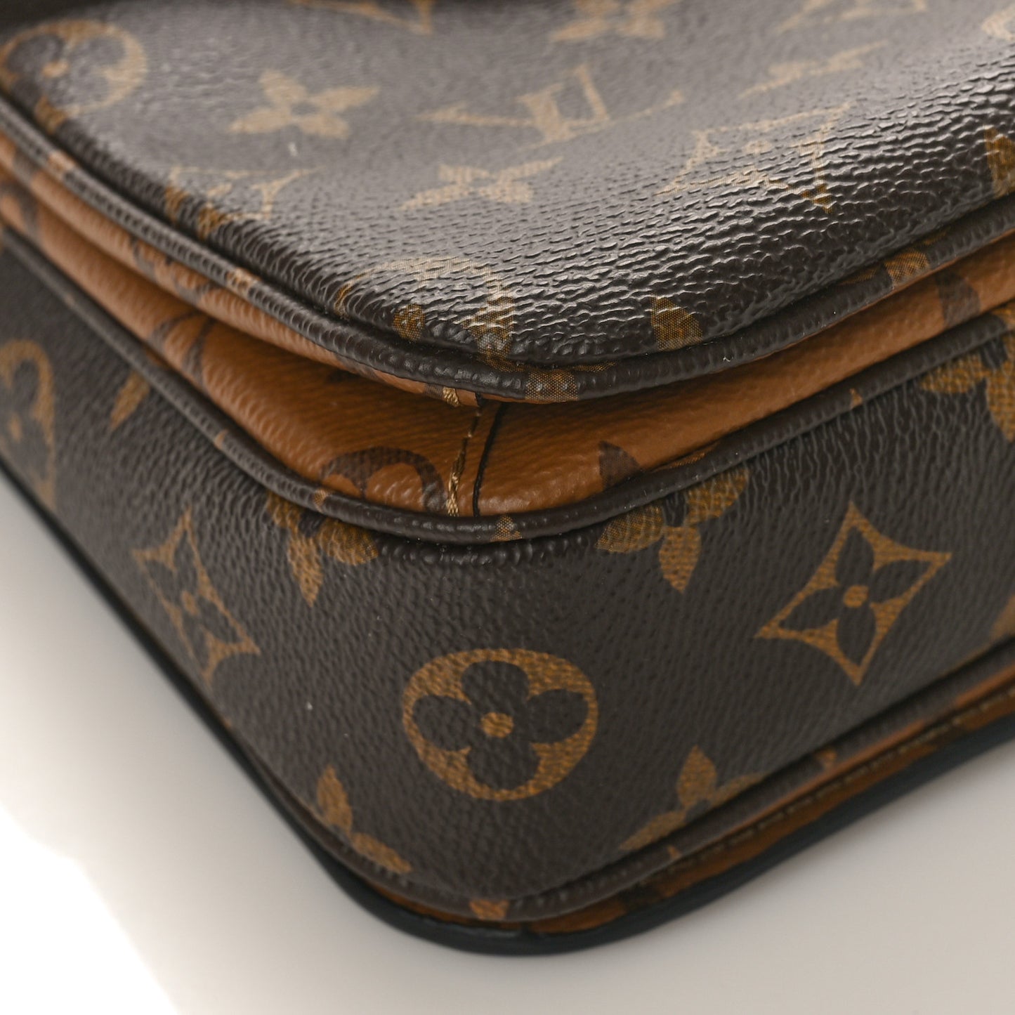 Reverse Monogram Pochette Metis