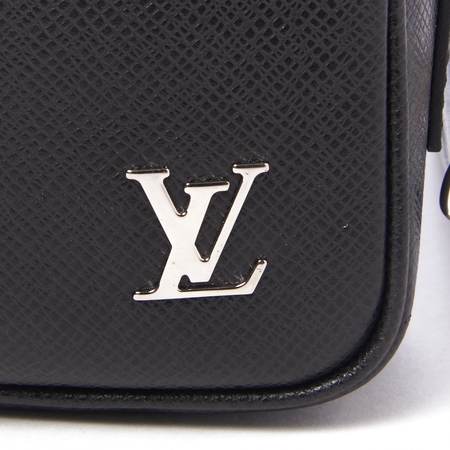 Louis Vuitton Taiga Pochette Kasai Black 9 of 9