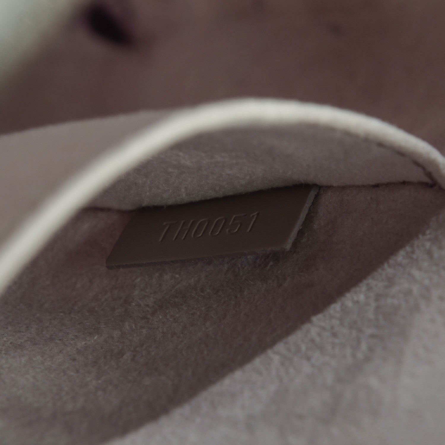 Louis Vuitton Epi Jasmin Lilac 7 of 7