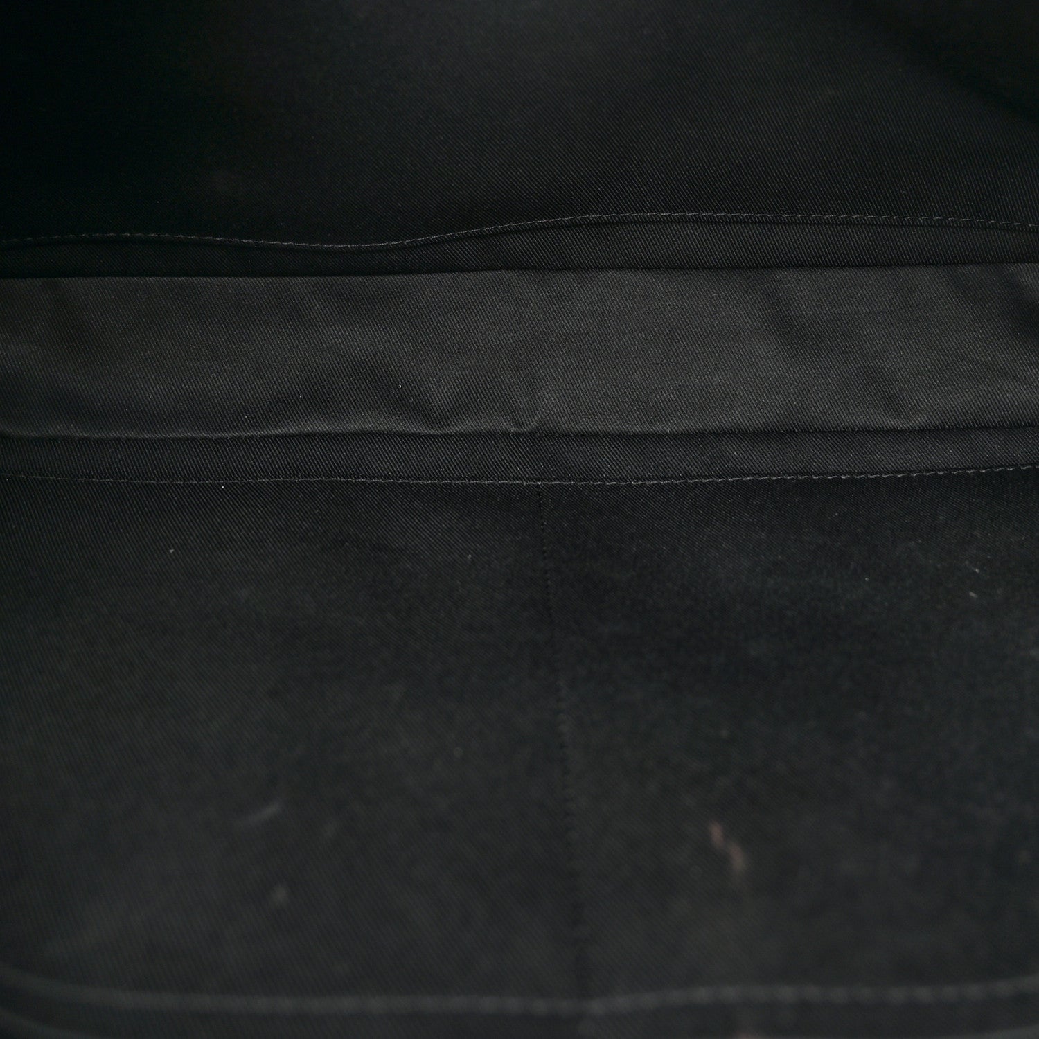 Louis Vuitton Taiga Porte Documents Voyage PM Ardoise 5 of 15
