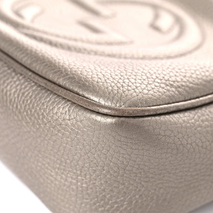 Gucci Metallic Pebbled Calfskin Small Soho Disco Bag Golden Beige 10 of 20