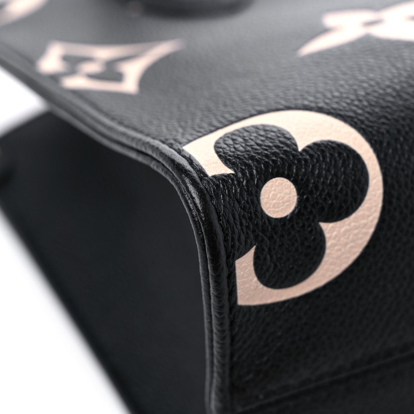 Empreinte Monogram Giant Onthego PM Black Beige