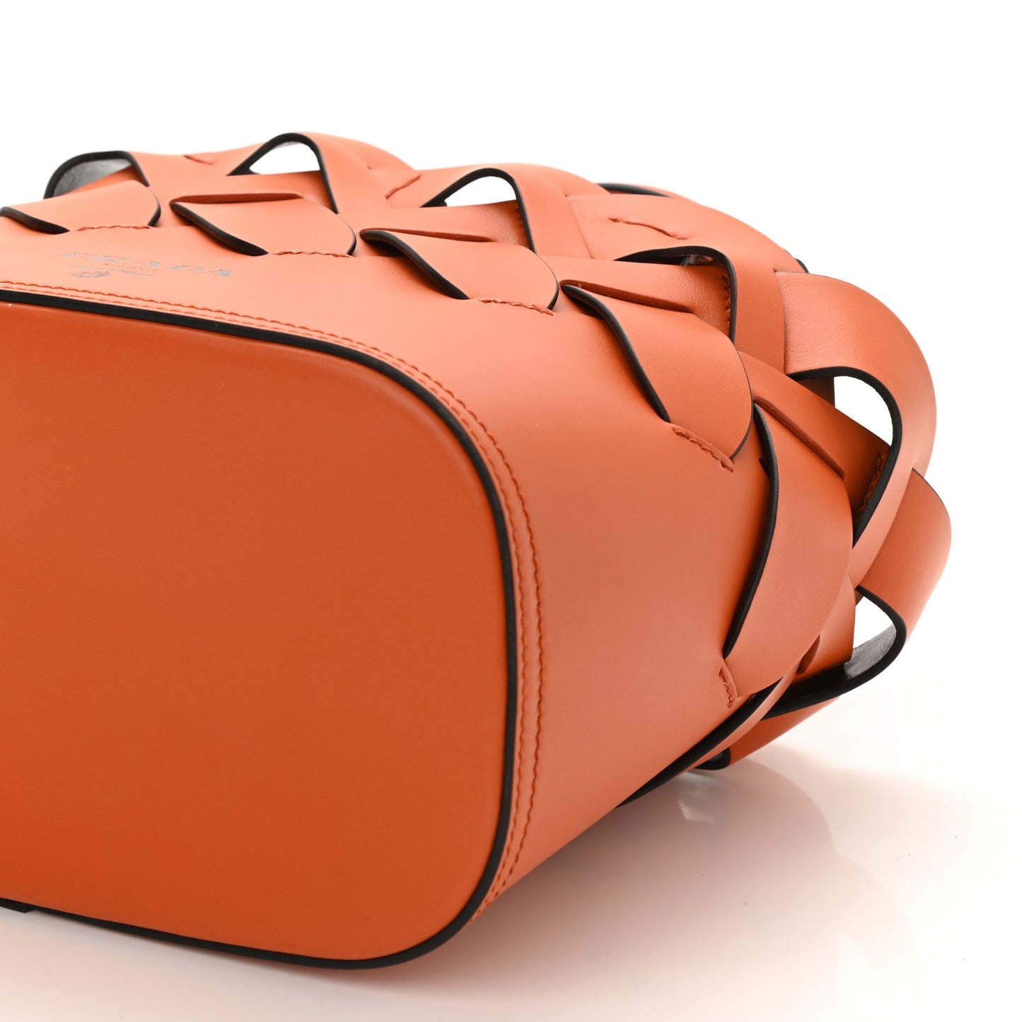 Vitello Intreccio Tote Bag Papaya Black