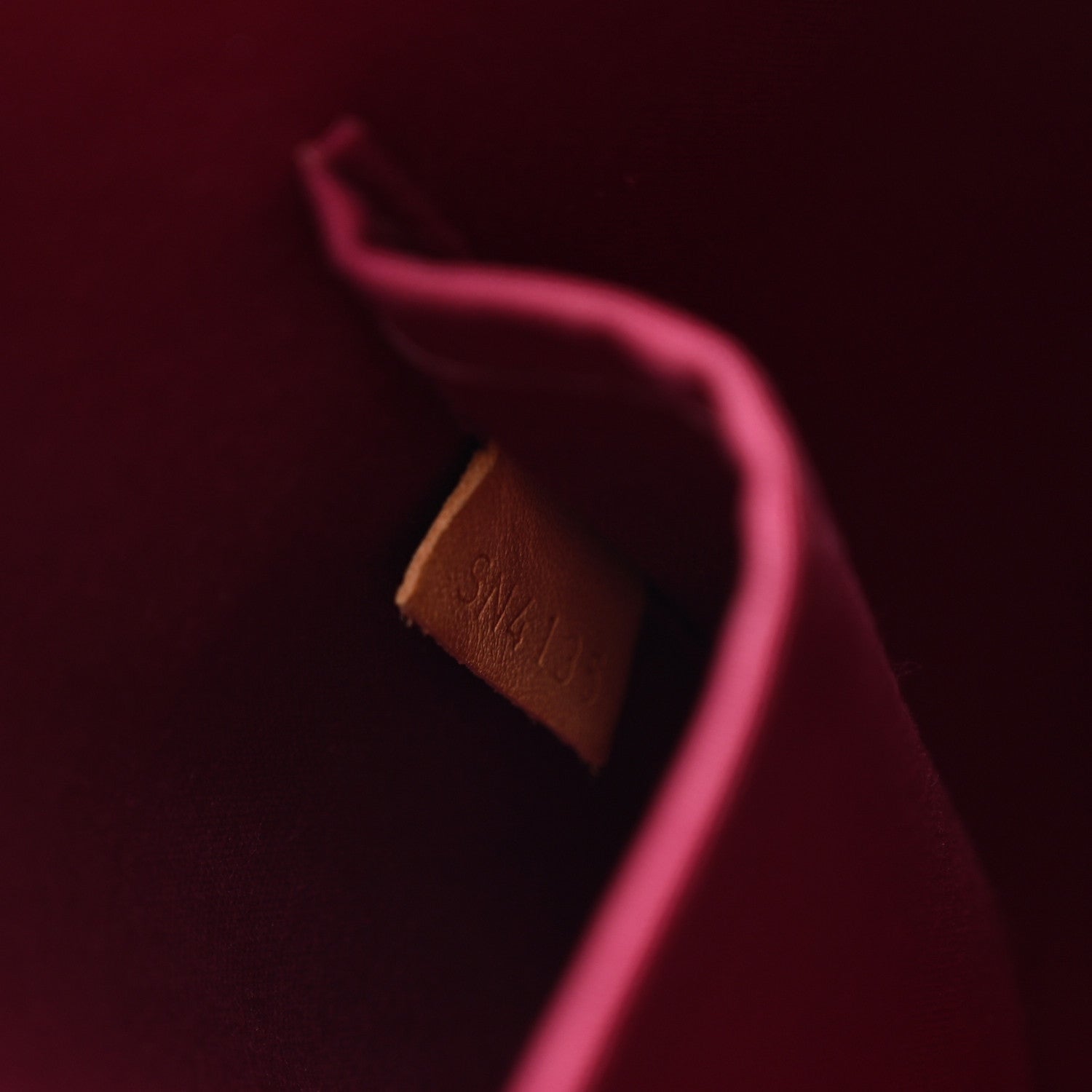 Louis Vuitton Vernis Alma PM Magenta 7 of 10