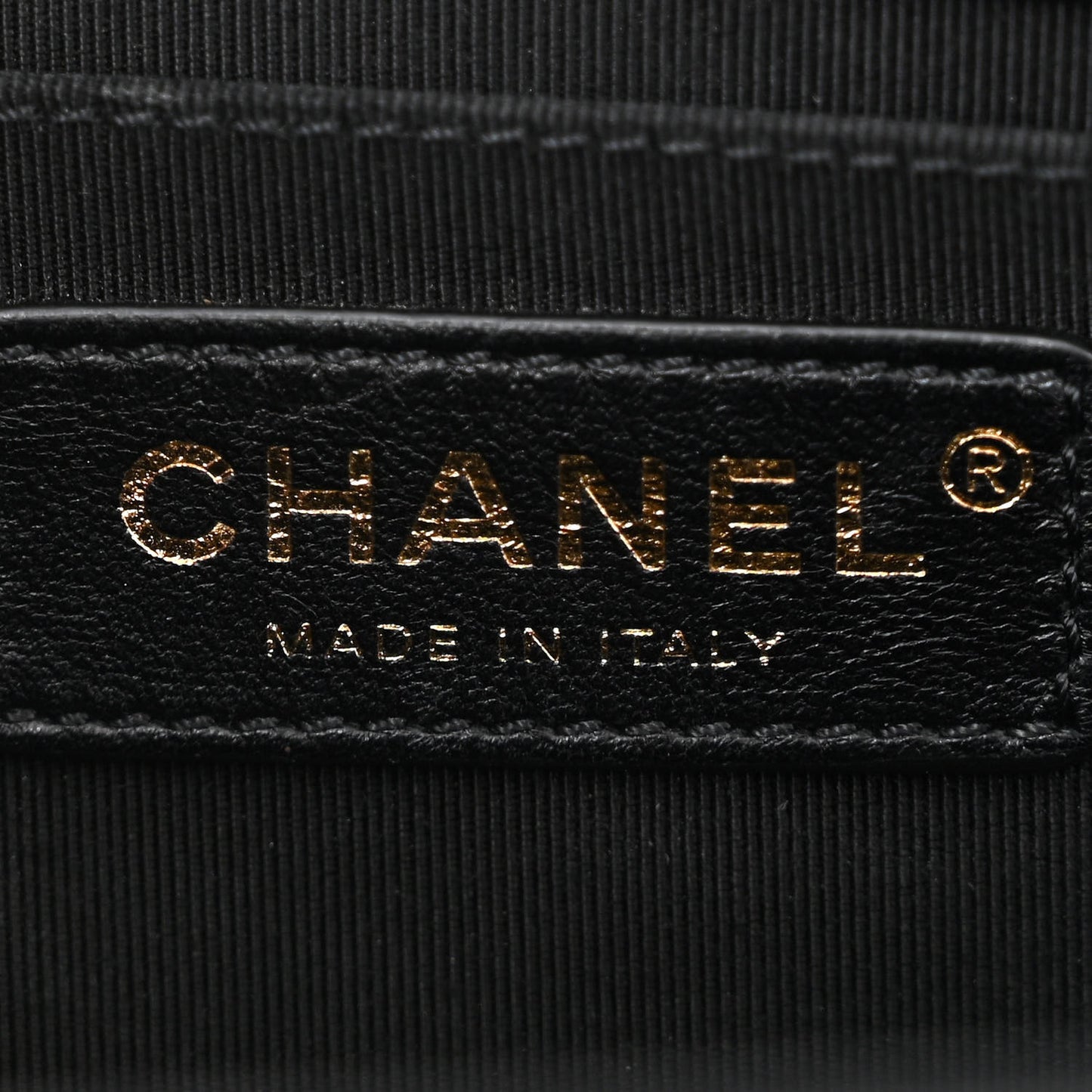 Caviar Quilted Medium Boy Flap Black