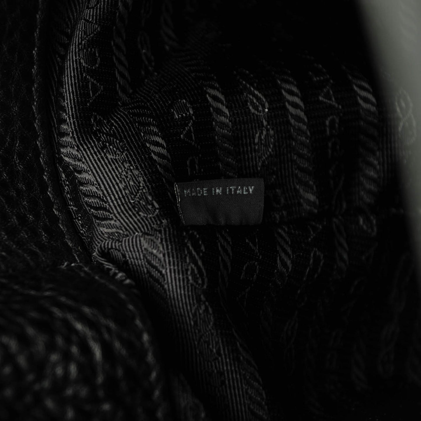 Vitello Daino Side Pocket Tote Nero Black