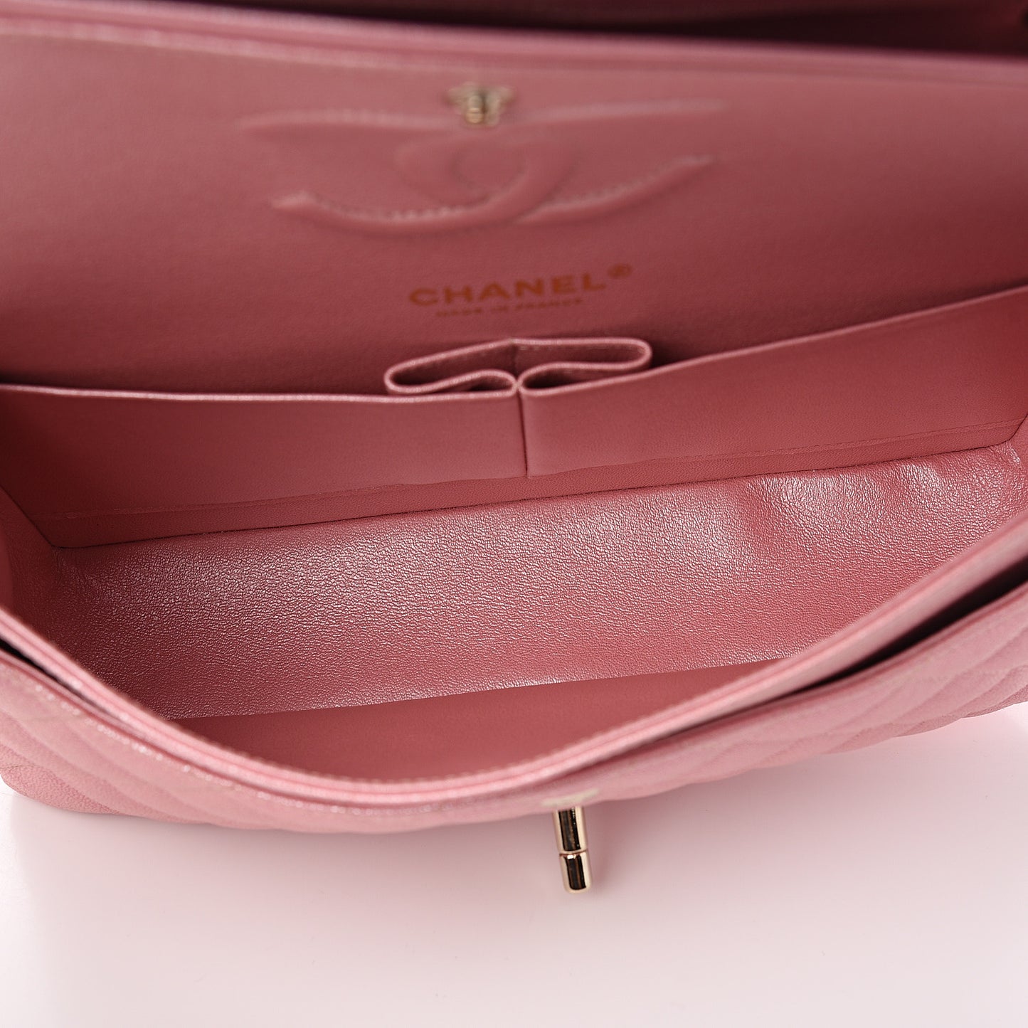 Iridescent Caviar Quilted Medium Double Flap Rose Pink