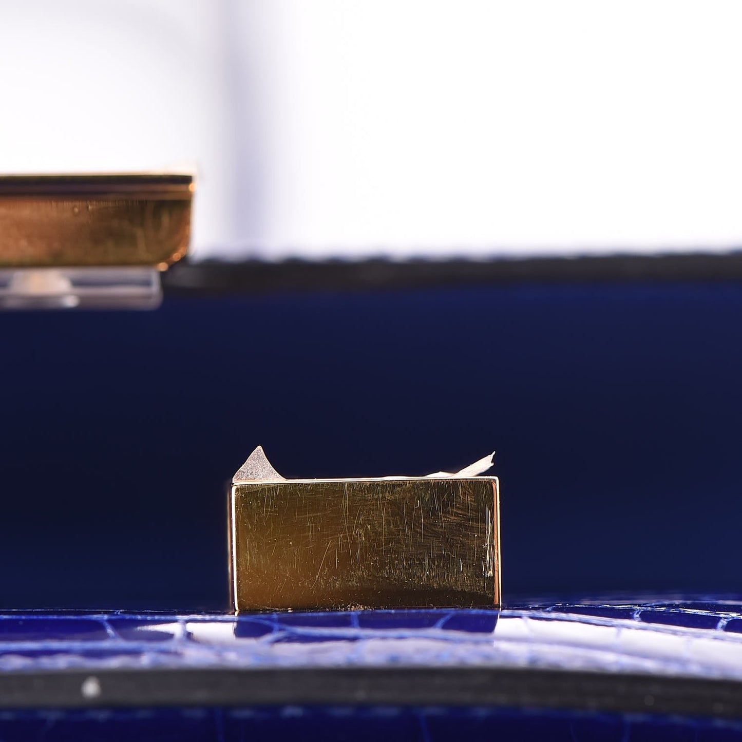 Shiny Alligator Constance 18 Bleu Electrique