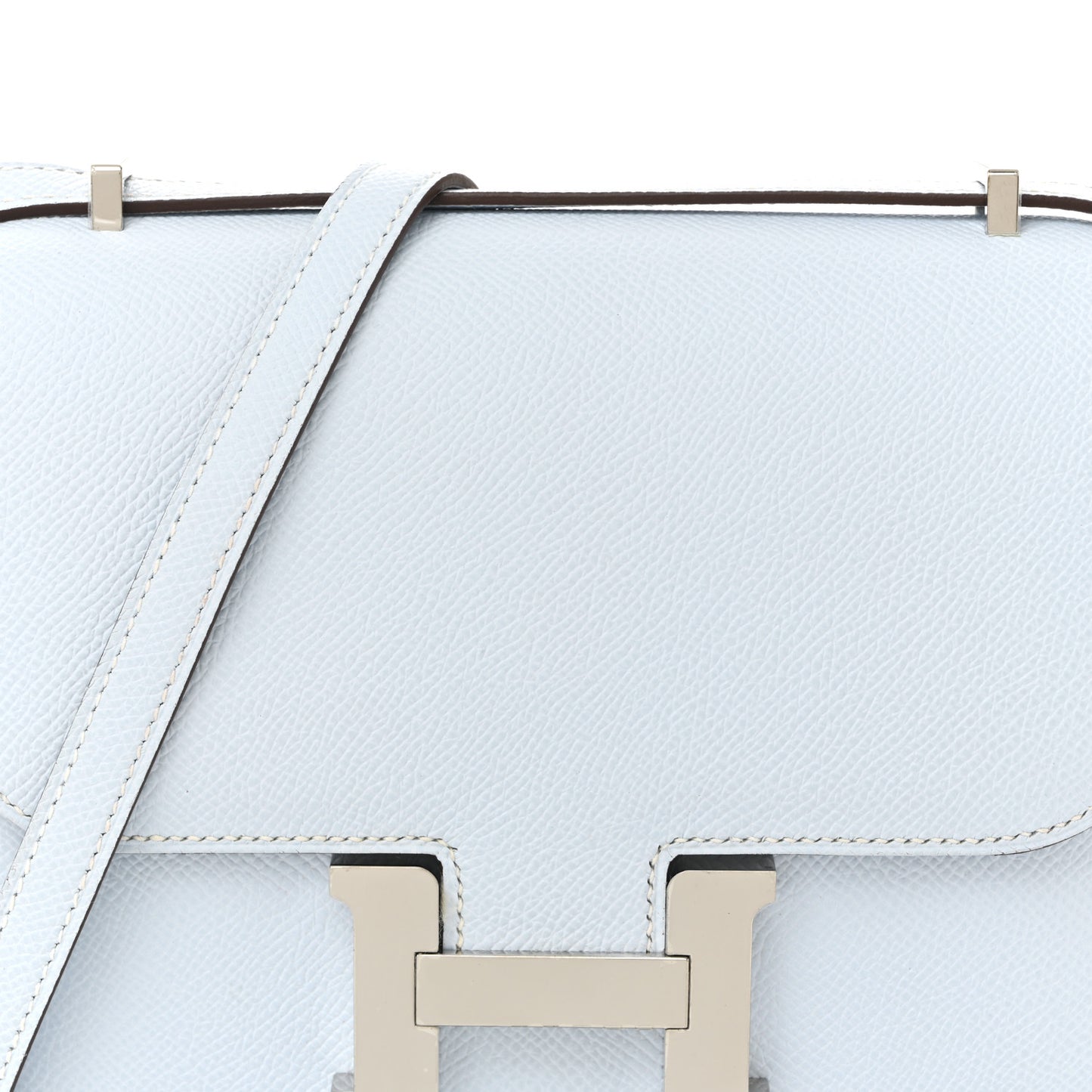 Epsom Constance 18 Bleu Brume