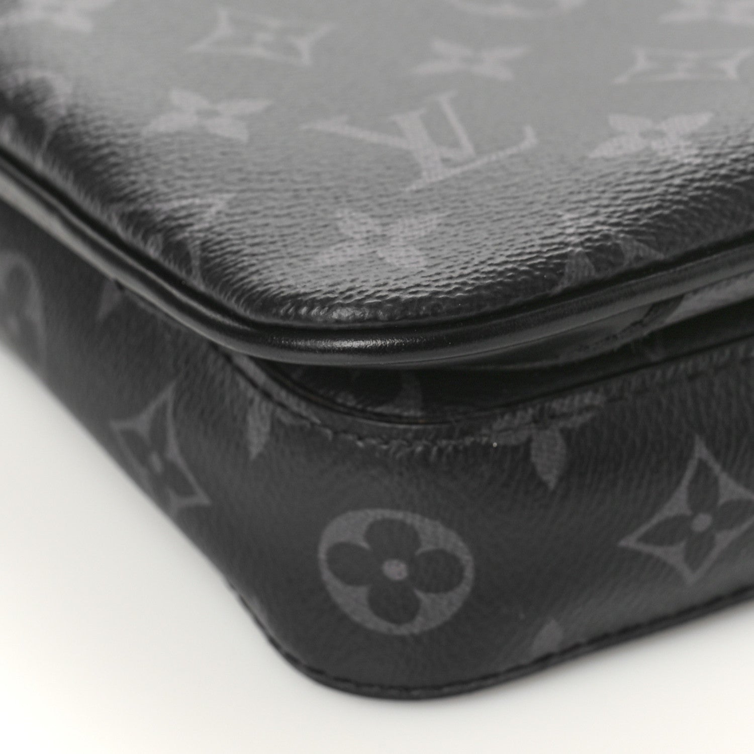 Louis Vuitton Reverse Monogram Eclipse Trio Messenger 7 of 13