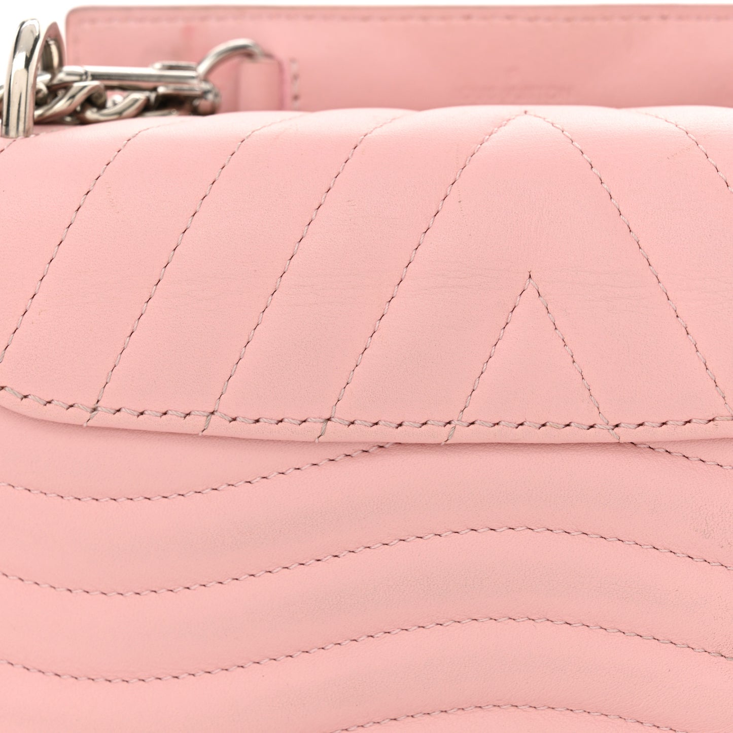 Calfskin New Wave Chain PM Smoothie Pink