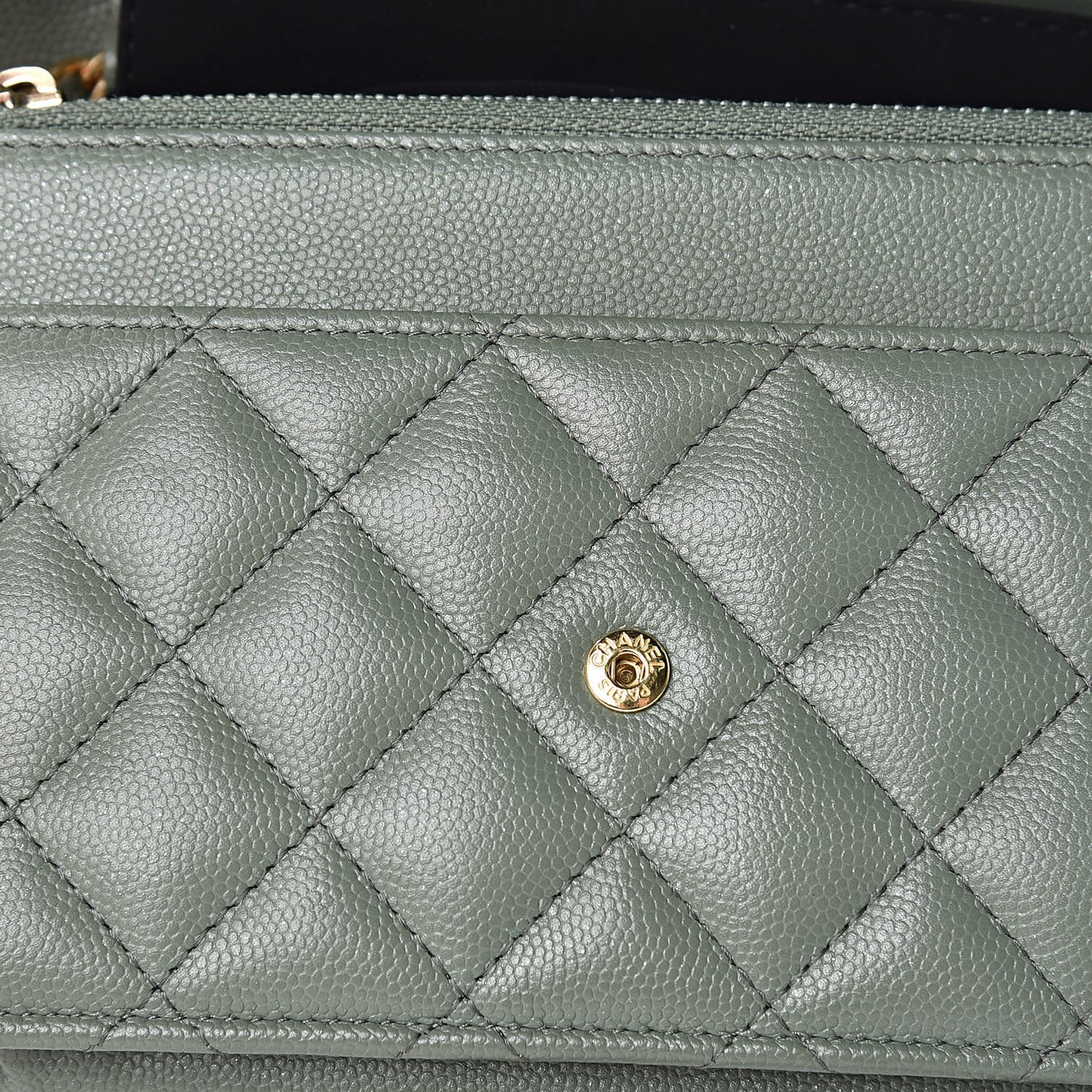 Iridescent Caviar Quilted Wallet On Chain WOC Green
