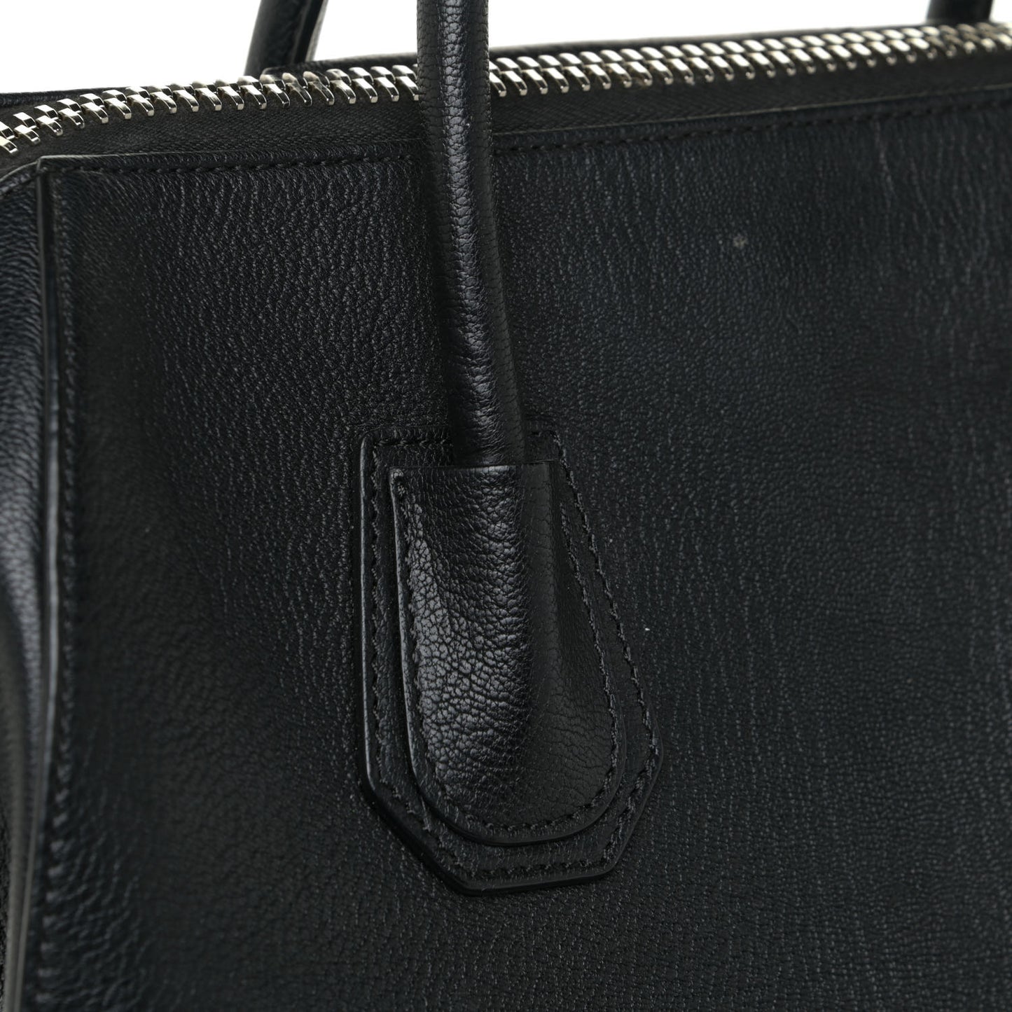 Sugar Goatskin Medium Antigona Black