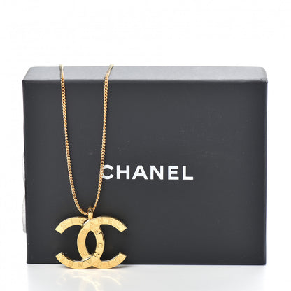 Chanel Metal CC Paris Button Necklace Gold 6 of 6