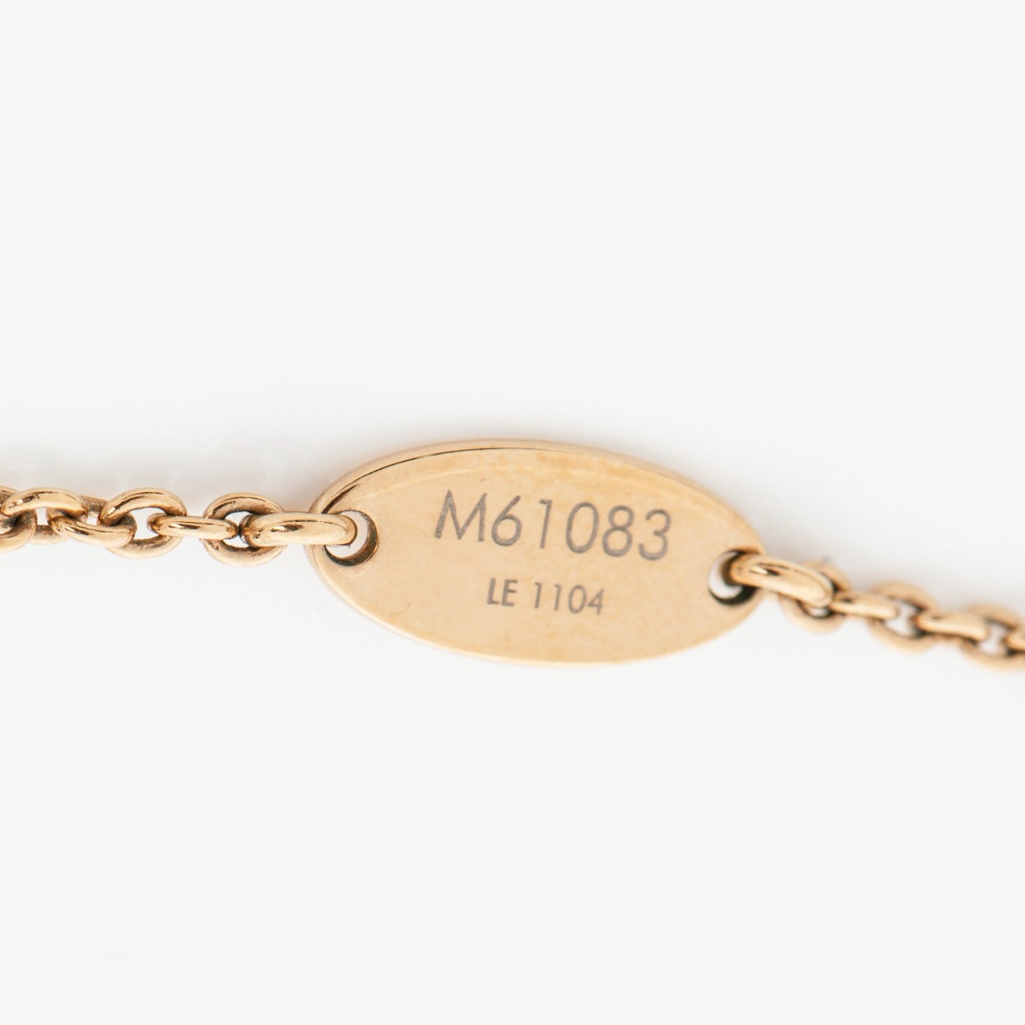 Essential V Necklace Gold