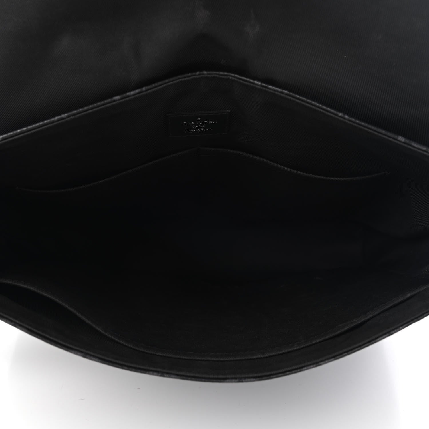 Louis Vuitton Monogram Eclipse District MM 5 of 8