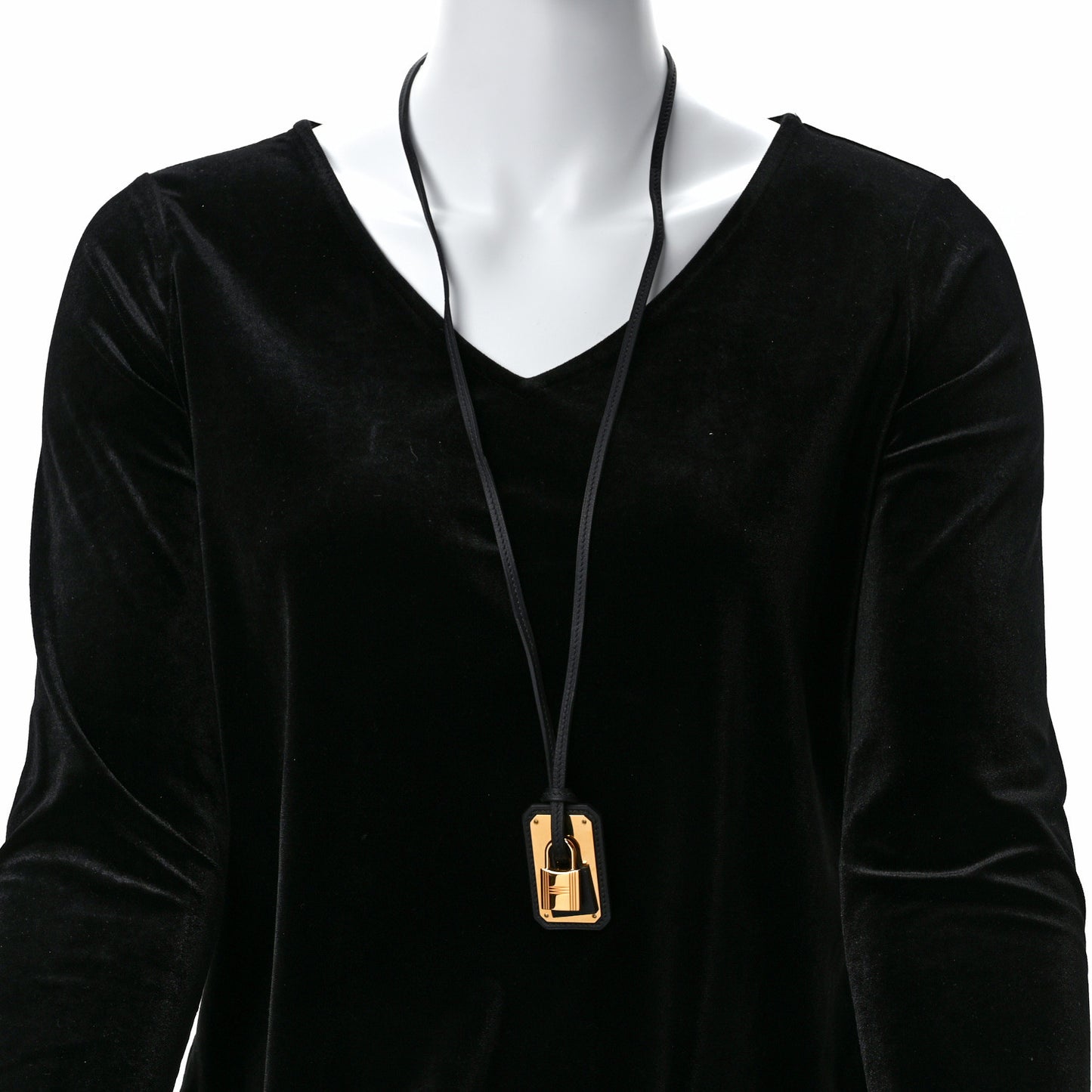 Swift Large O'Kelly Pendant Necklace Black