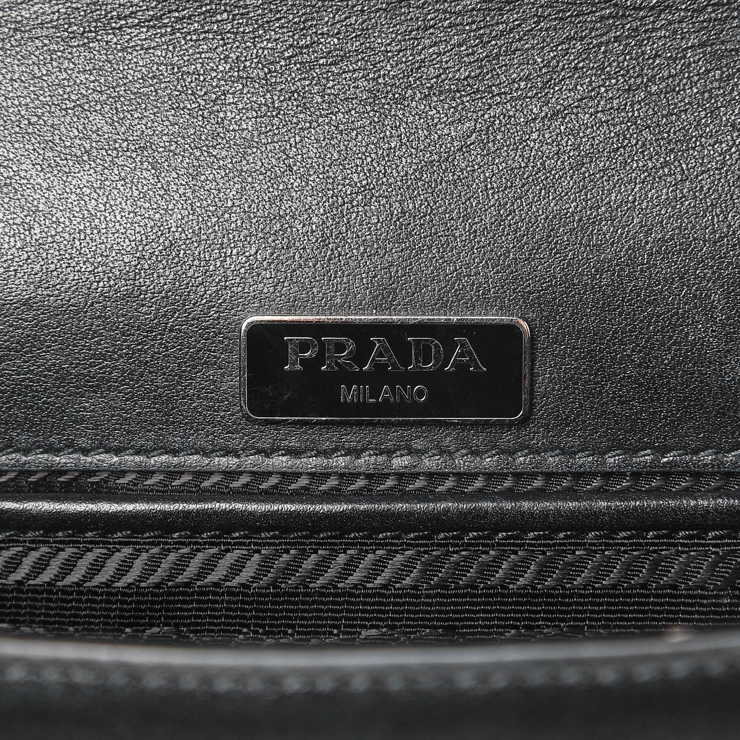 Soft Calfskin Sound Chain Shoulder Bag Black