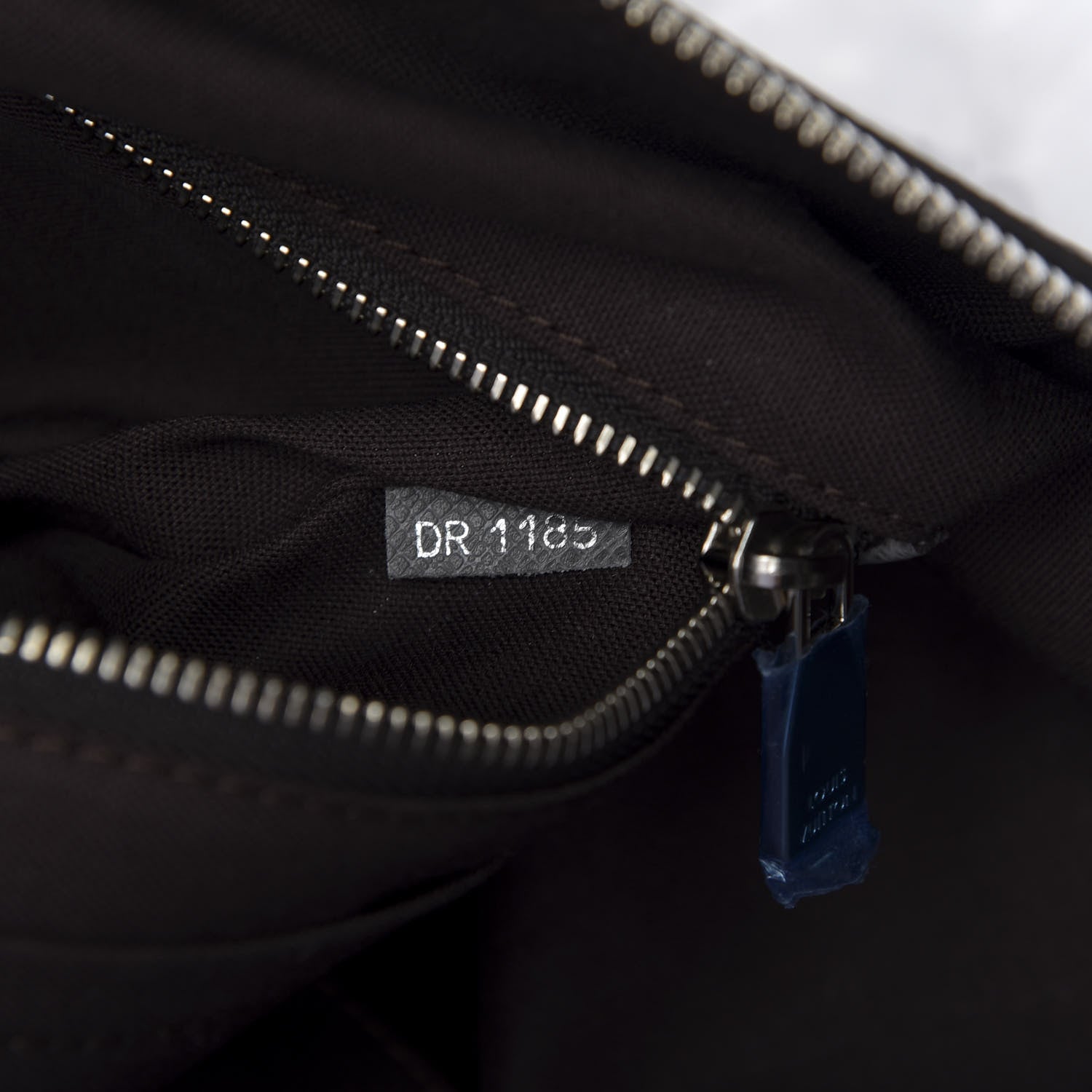 Louis Vuitton Taiga Astralis 55 Glacier 9 of 14