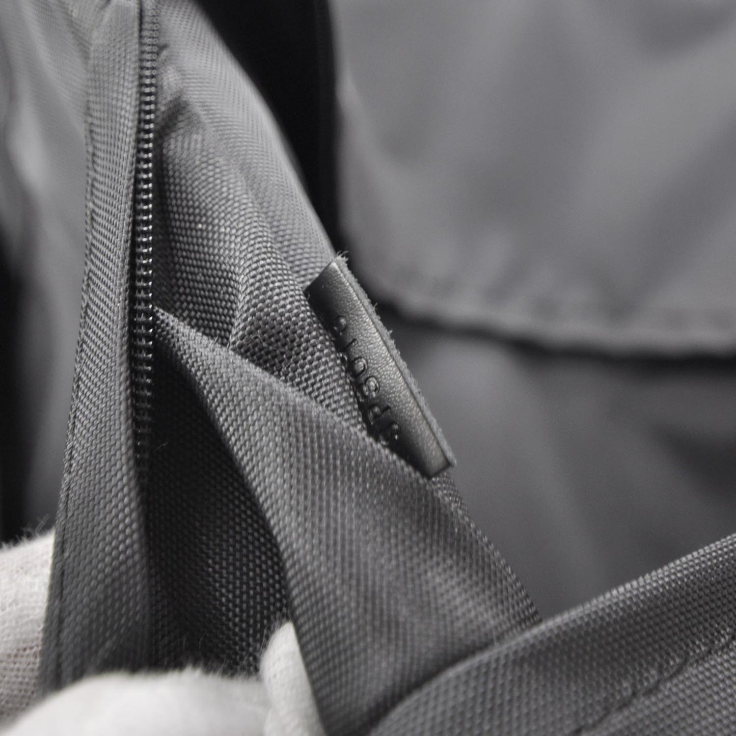 Damier Graphite Pegase 55