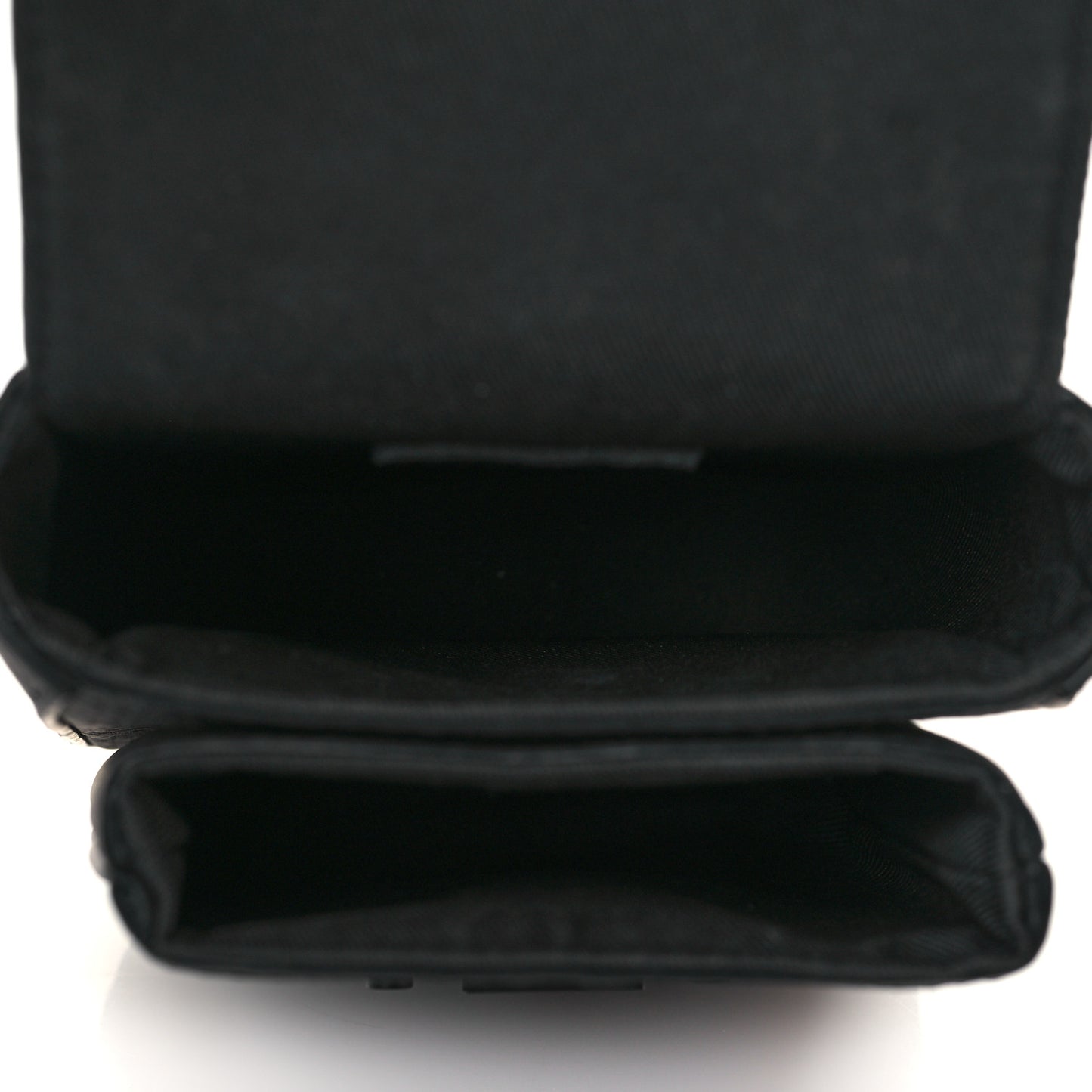Taurillon Monogram S Lock Wearable Wallet Black
