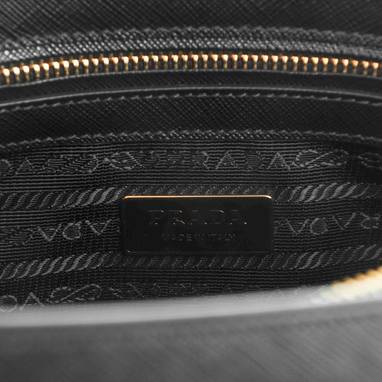 Saffiano Lux Medium Tote Nero Black