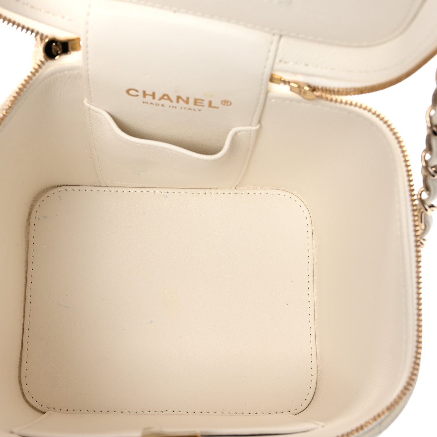 Caviar Quilted Small Top Handle Vanity Case With Chain White