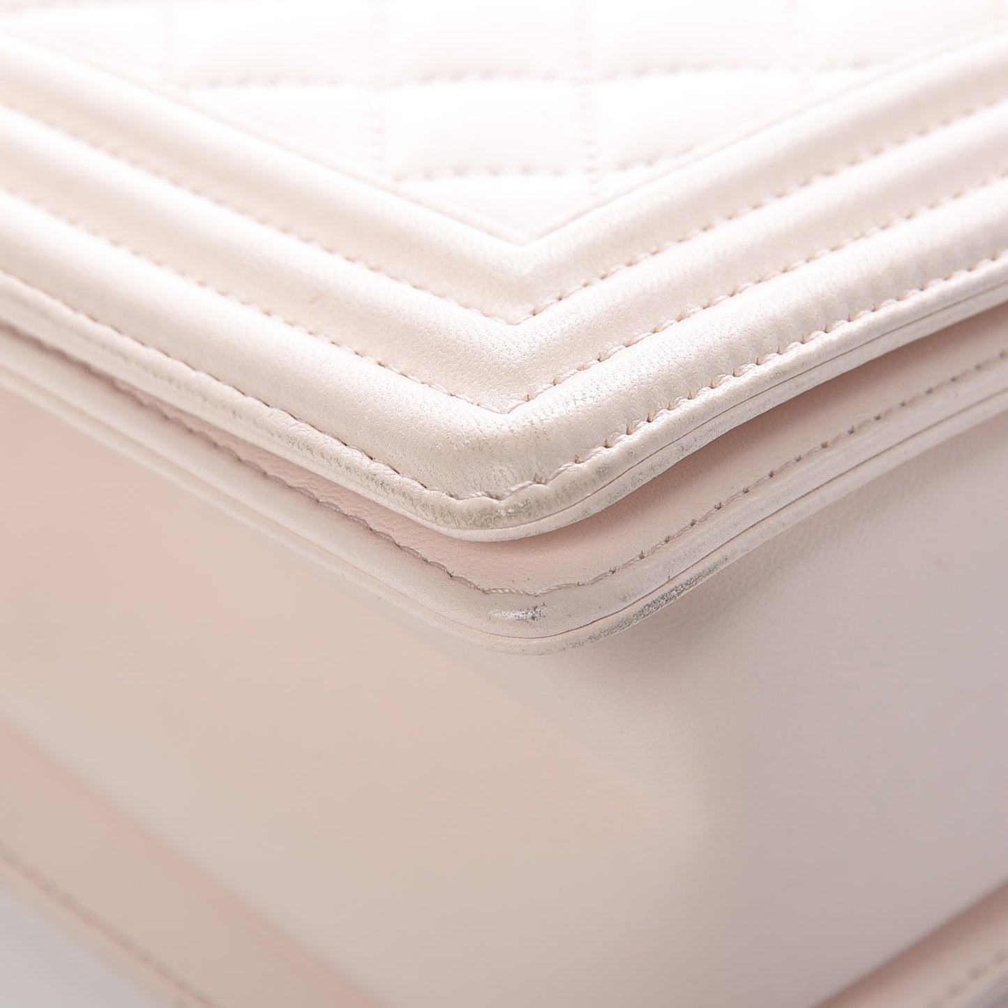 Lambskin Quilted Medium Boy Flap Light Pink