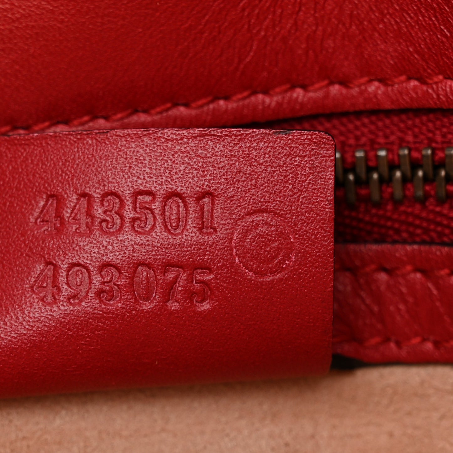 Calfskin Matelasse Medium GG Marmont Open Top Shoulder Bag Hibiscus Red