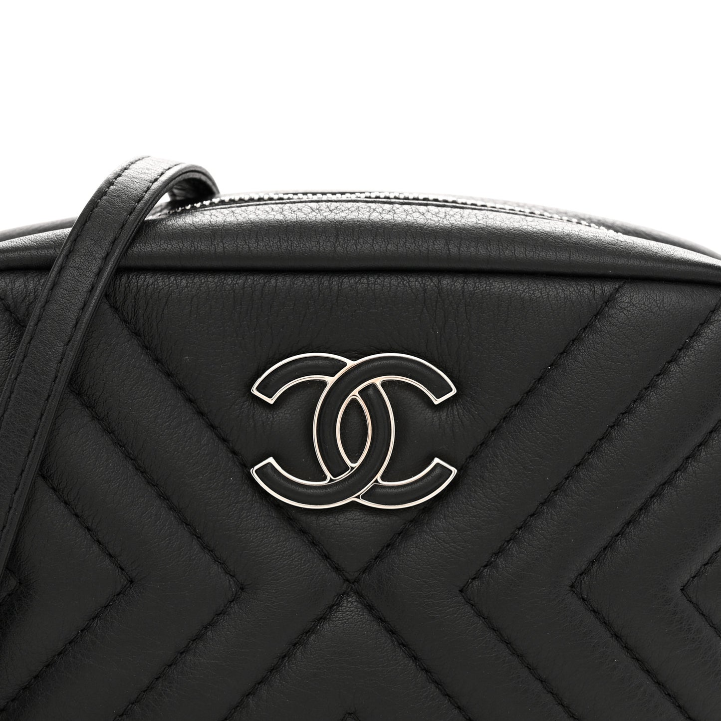 Calfskin Diagonal Chevron Quilted Tassel Camera Case Black