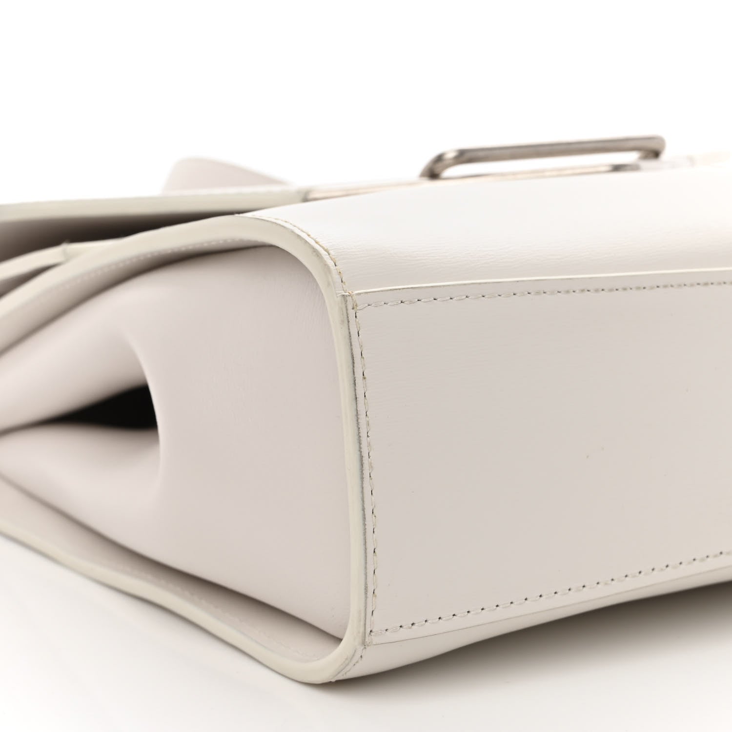 Bottega Veneta Box Calfskin Nappa Clip Bag Chalk 8 of 9