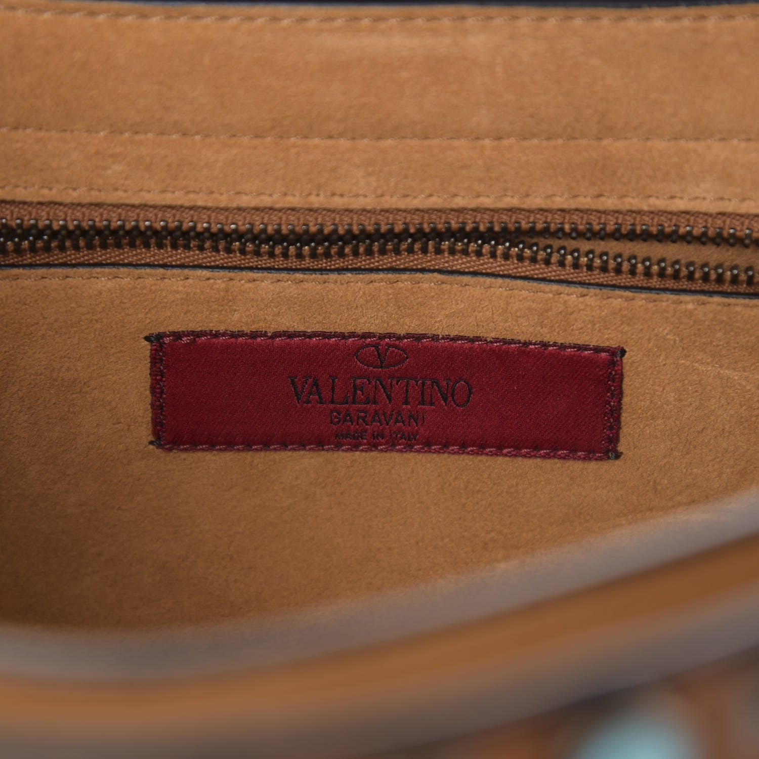 Valentino Garavani Calfskin Embroidered Medium Guitar Strap Rockstud Rolling Flap Saddle Bag Light Cuir 8 of 13