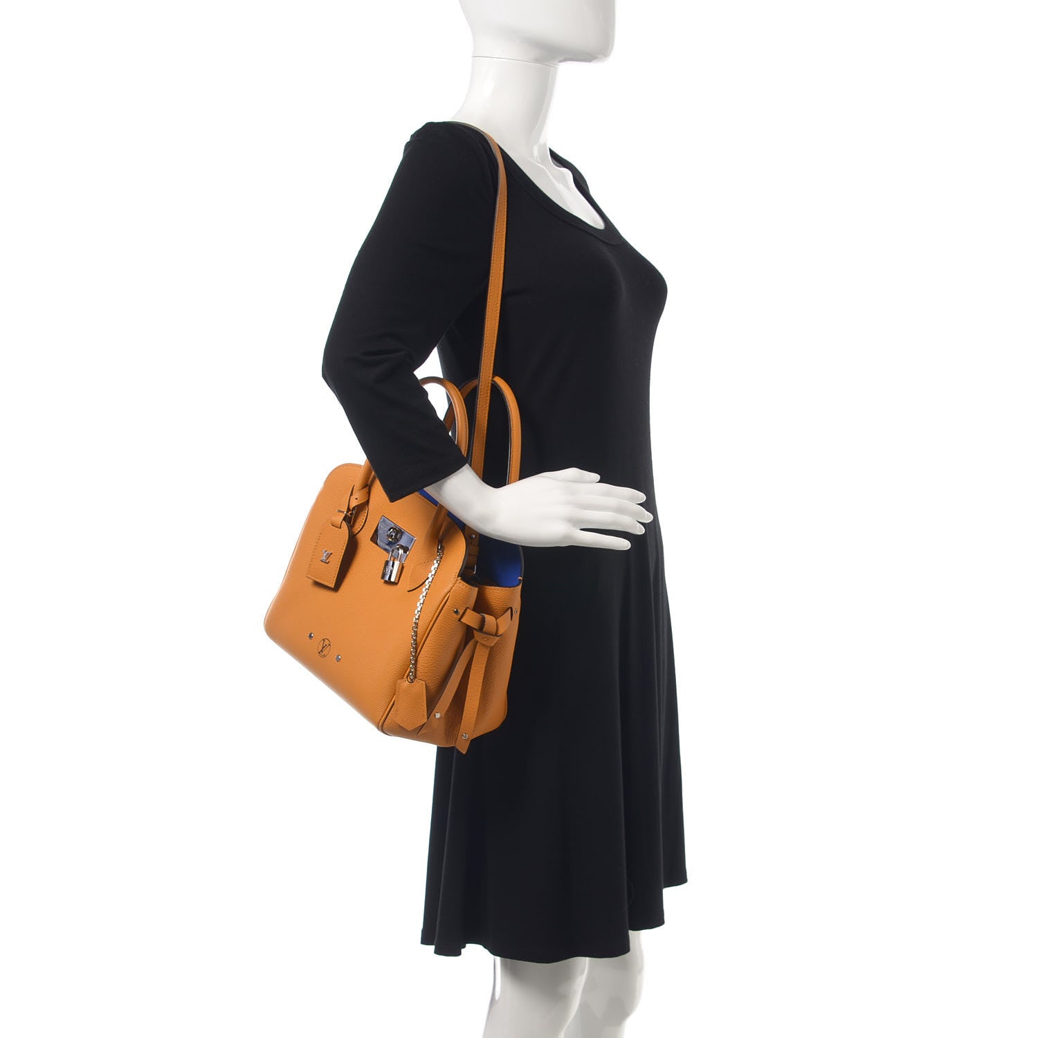 Louis Vuitton Veau Nuage Milla PM Safran 2 of 11