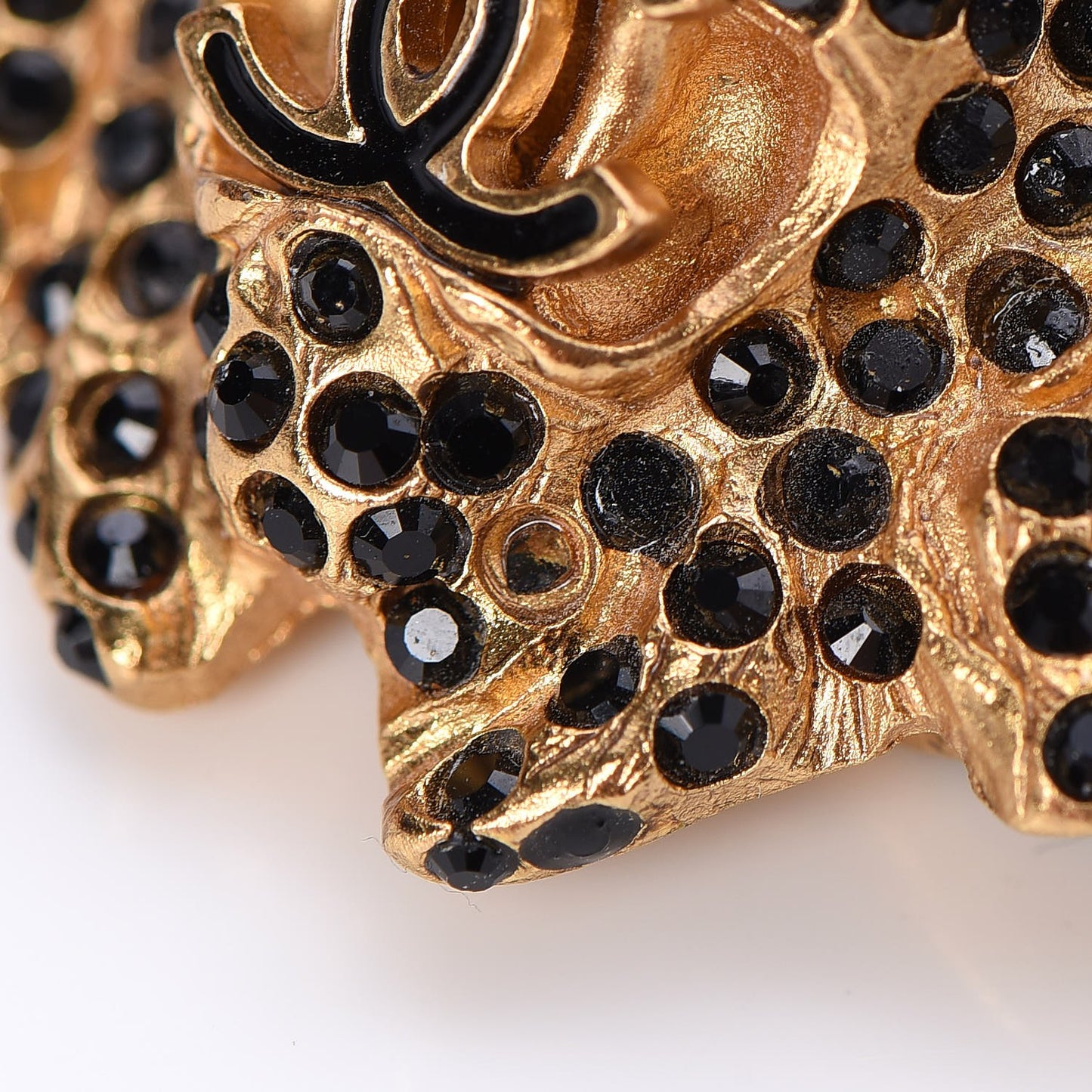 CHANE Lambskin Crystal Lion Chain Belt Gold